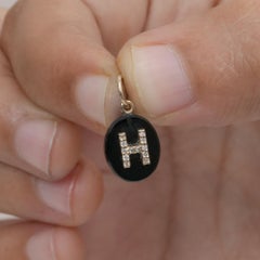 Anhänger mit dem Anfangsbuchstaben „H“ aus massivem 14-karätigem Gelbgold mit einem natürlichen weißen Diamanten