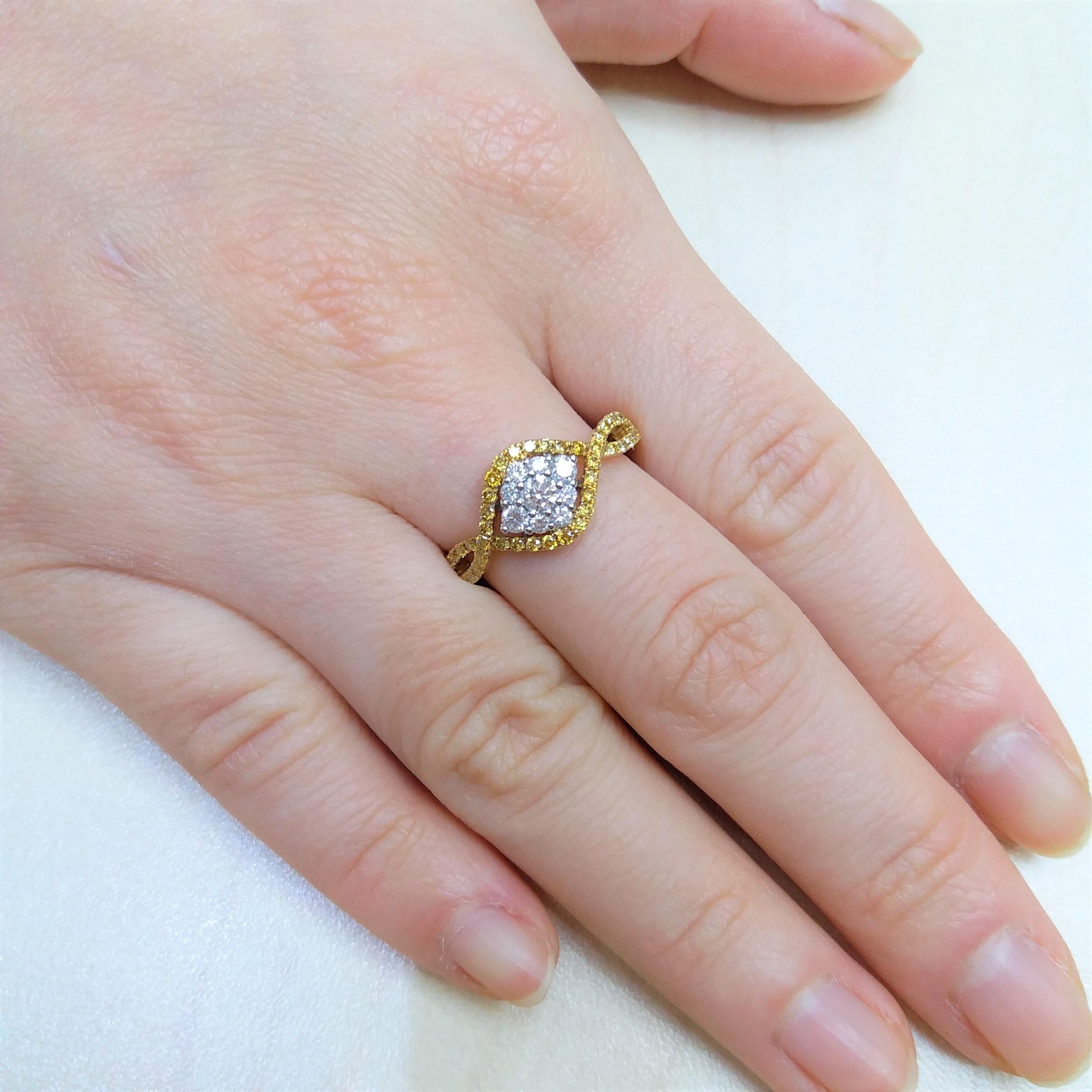 Bague de fiançailles en or 18 carats avec diamant blanc naturel et diamant jaune en vente 1