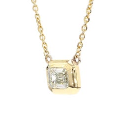 Natural White Emerald Diamond 1.01 Carat Tw Yellow Gold Drop Necklace