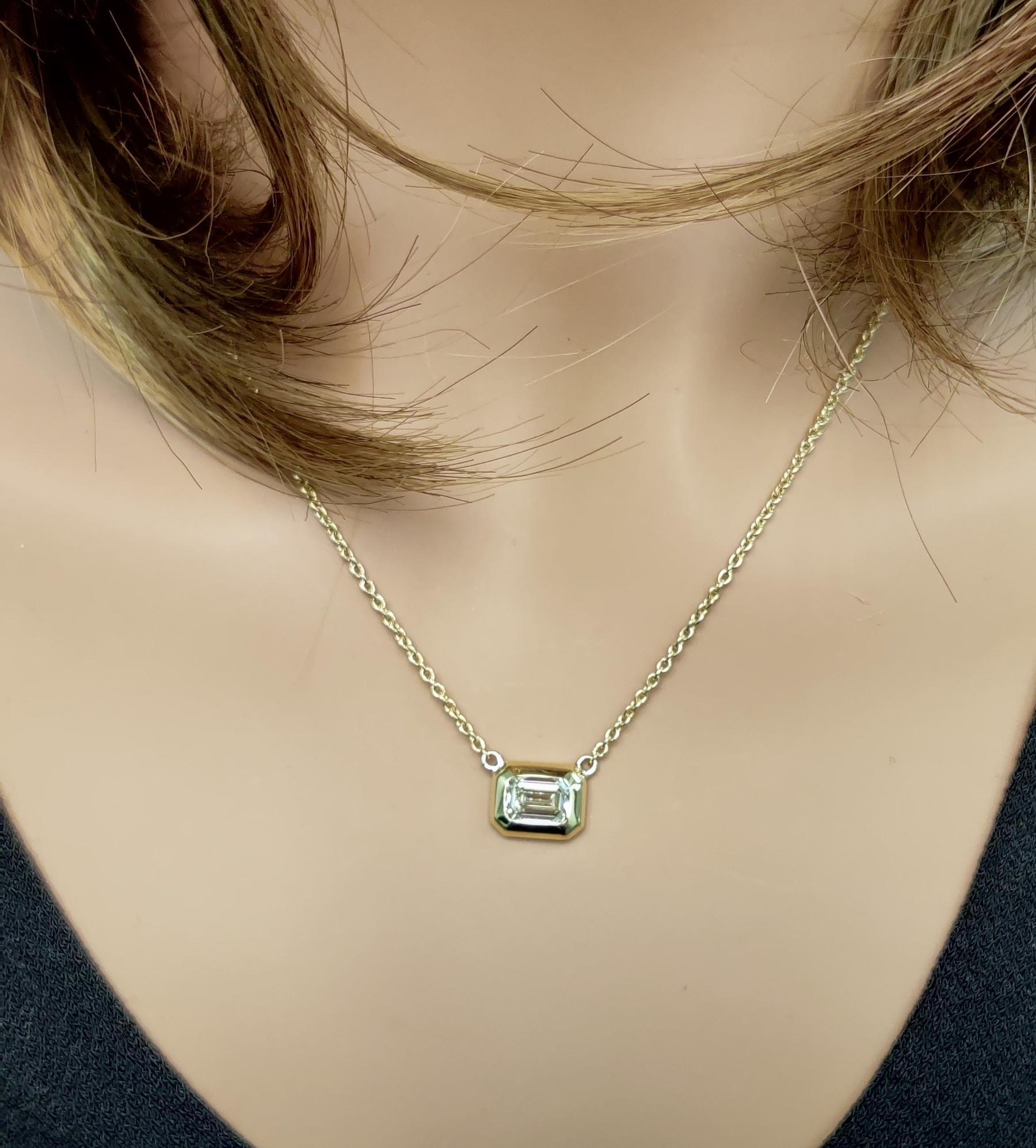 Collier pendentif en or jaune avec émeraude blanche naturelle et diamant de 1,01 carat Tw Neuf - En vente à New York, NY