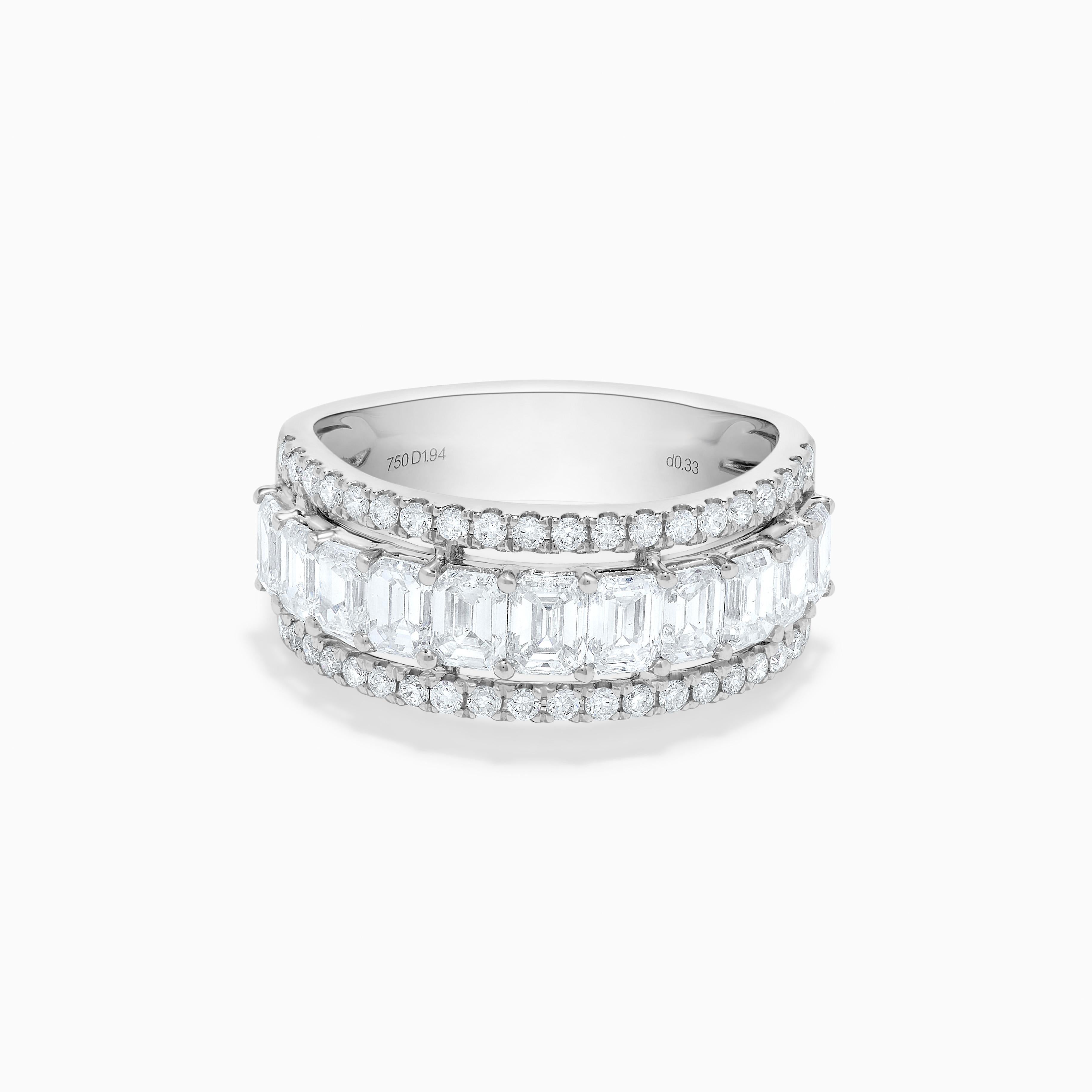 Natural White Emerald Diamond 2.27 Carat TW White Gold Cocktail Ring Corte esmeralda en venta