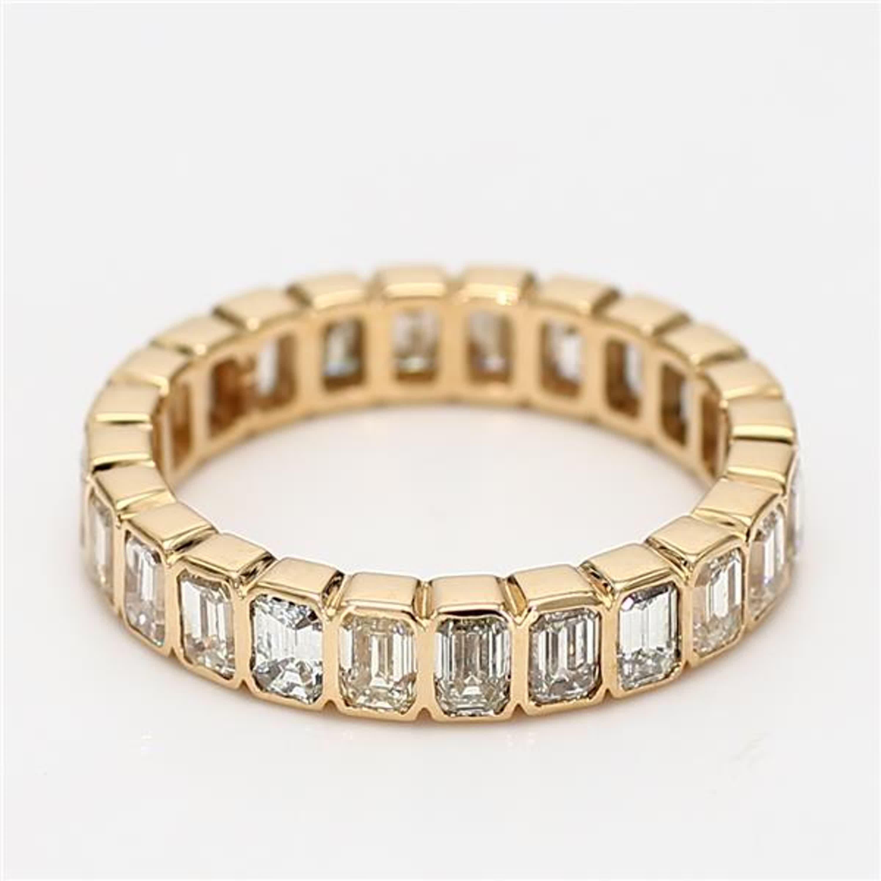 Eternity-Ring, natürlicher weißer Smaragd, Diamant, 3,25 Karat TW Gelbgold (Smaragdschliff) im Angebot