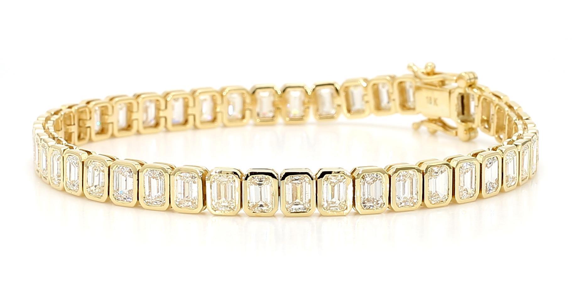 RareGemWorld's beautiful diamond bracelet. Mounted in a beautiful 18K Yellow Gold setting with emerald cut natural white diamond melee. This bracelet is guaranteed to impress and enhance your personal collection.

Total Weight: 8.50cts

Natural