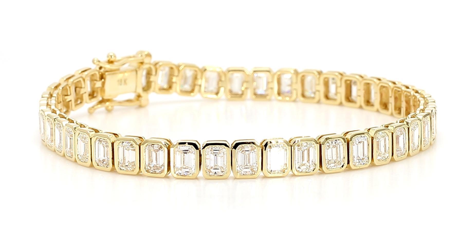 Emerald Cut Natural White Emerald Diamond 8.50 Carat TW Yellow Gold Tennis Bracelet For Sale