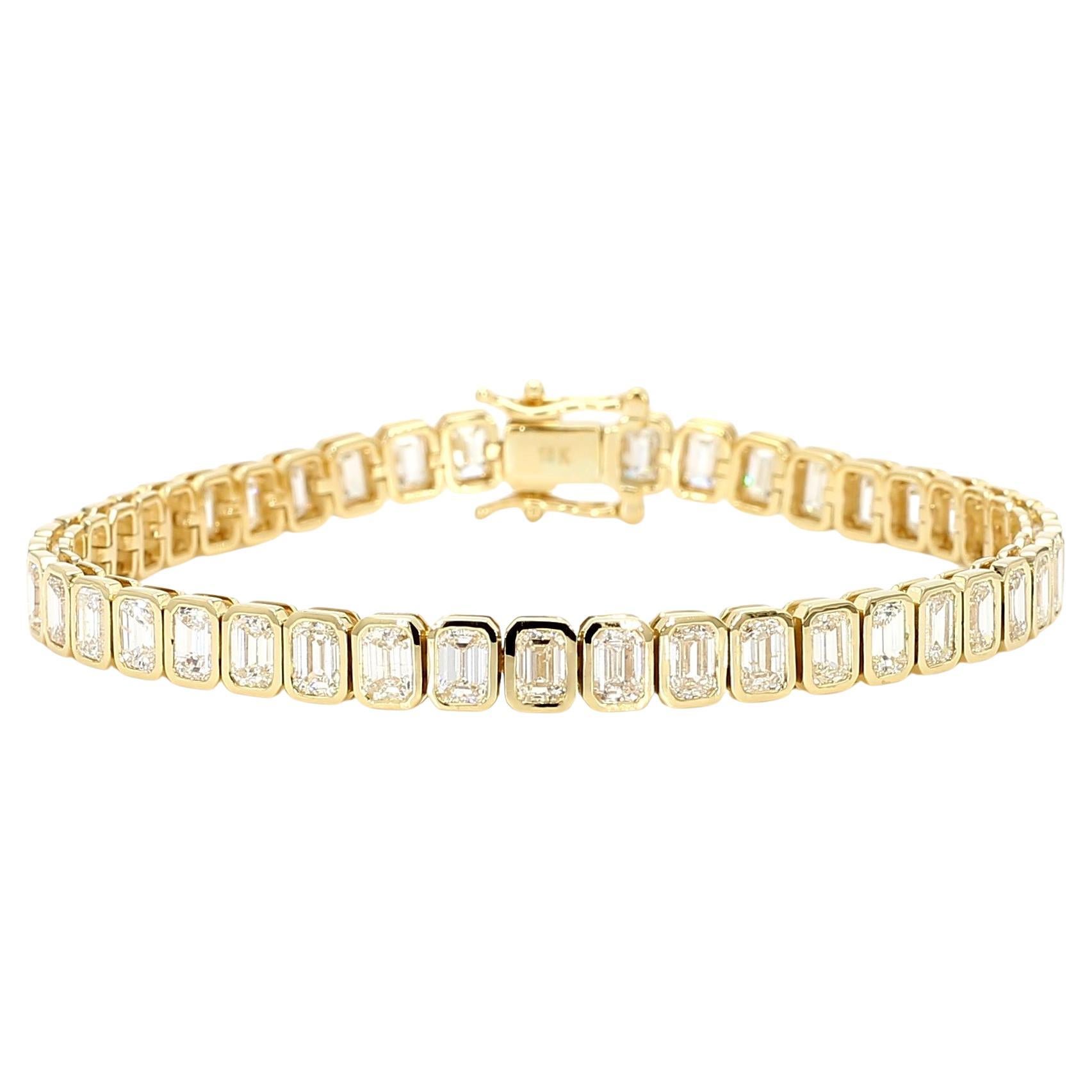 Natural White Emerald Diamond 8.50 Carat TW Yellow Gold Tennis Bracelet For Sale