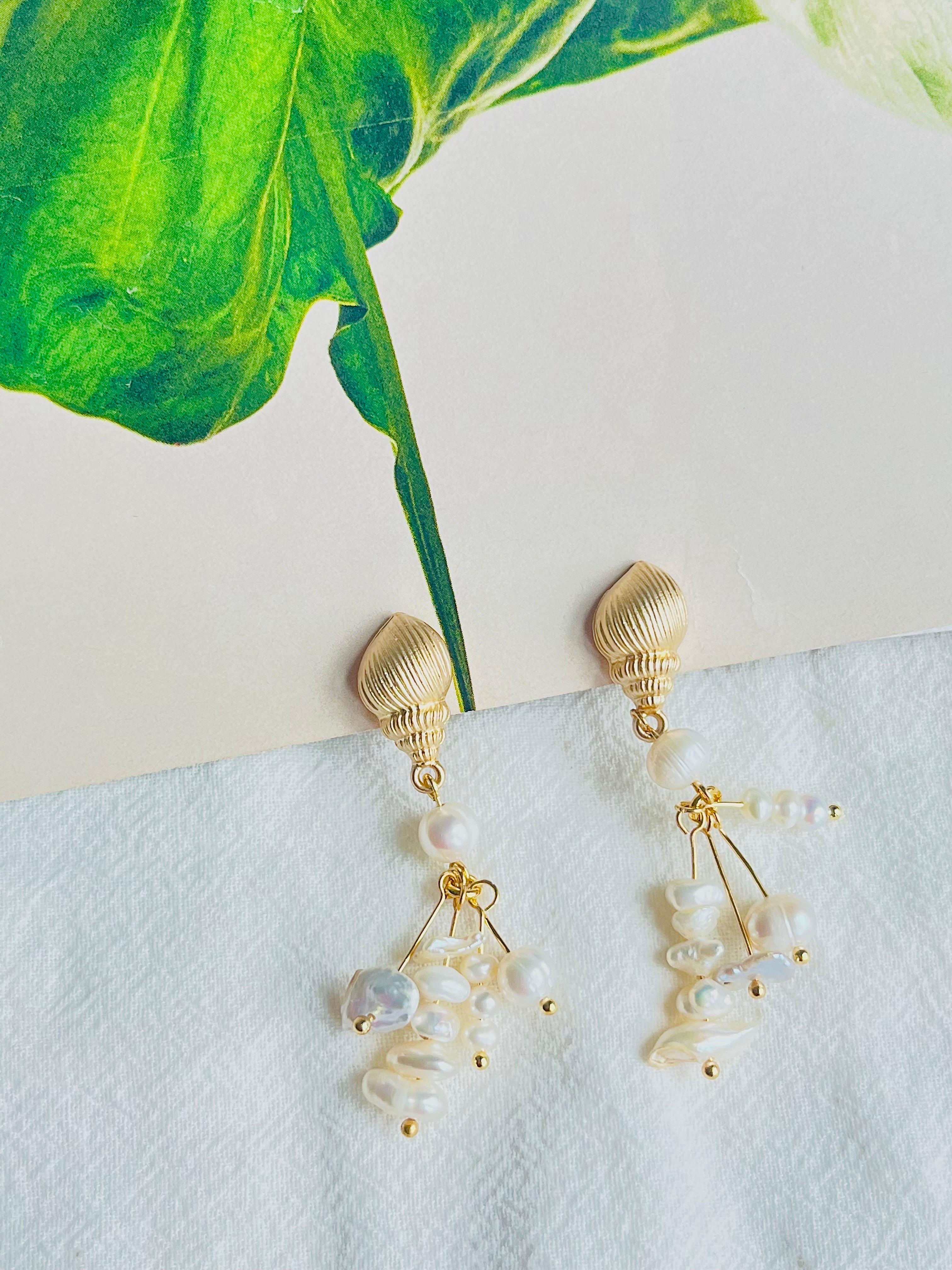 Art Deco Natural White Irregular Cluster Pearls Tassel Conch Shell Gold Pierced Earrings For Sale