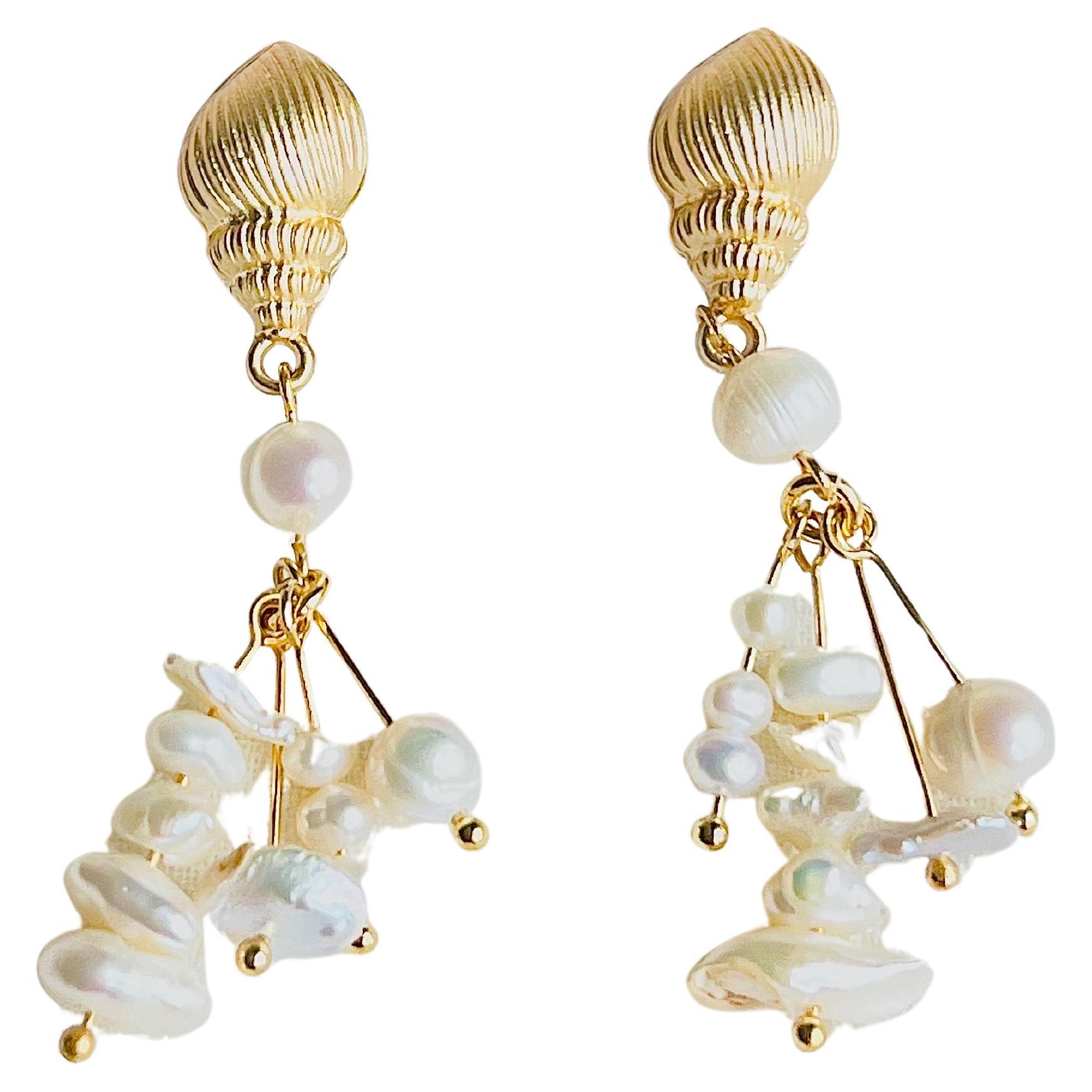 Natural White Irregular Cluster Pearls Tassel Conch Shell Gold Pierced Earrings For Sale