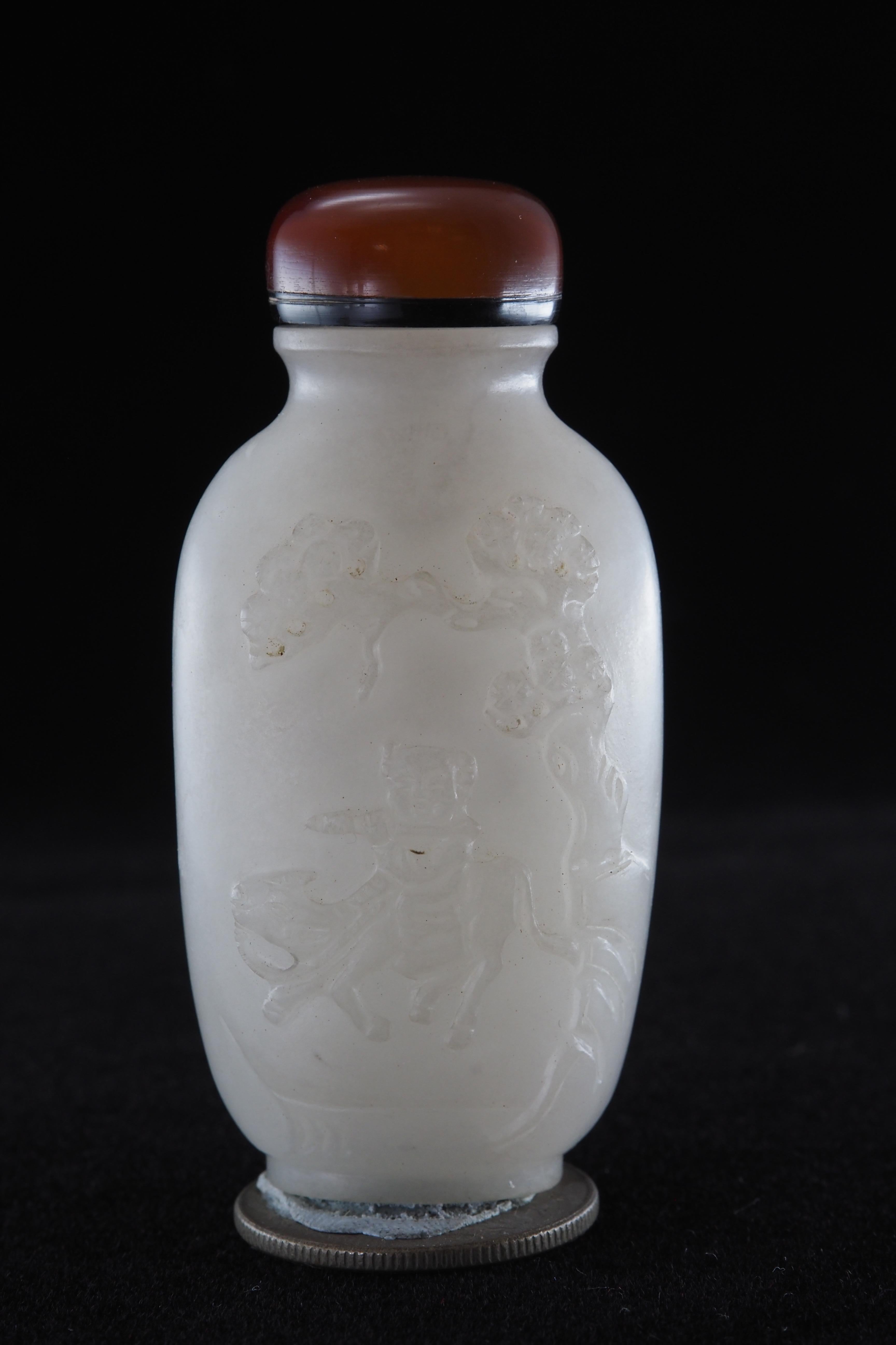 Flacon à priser en jade blanc naturel et agate en vente 8