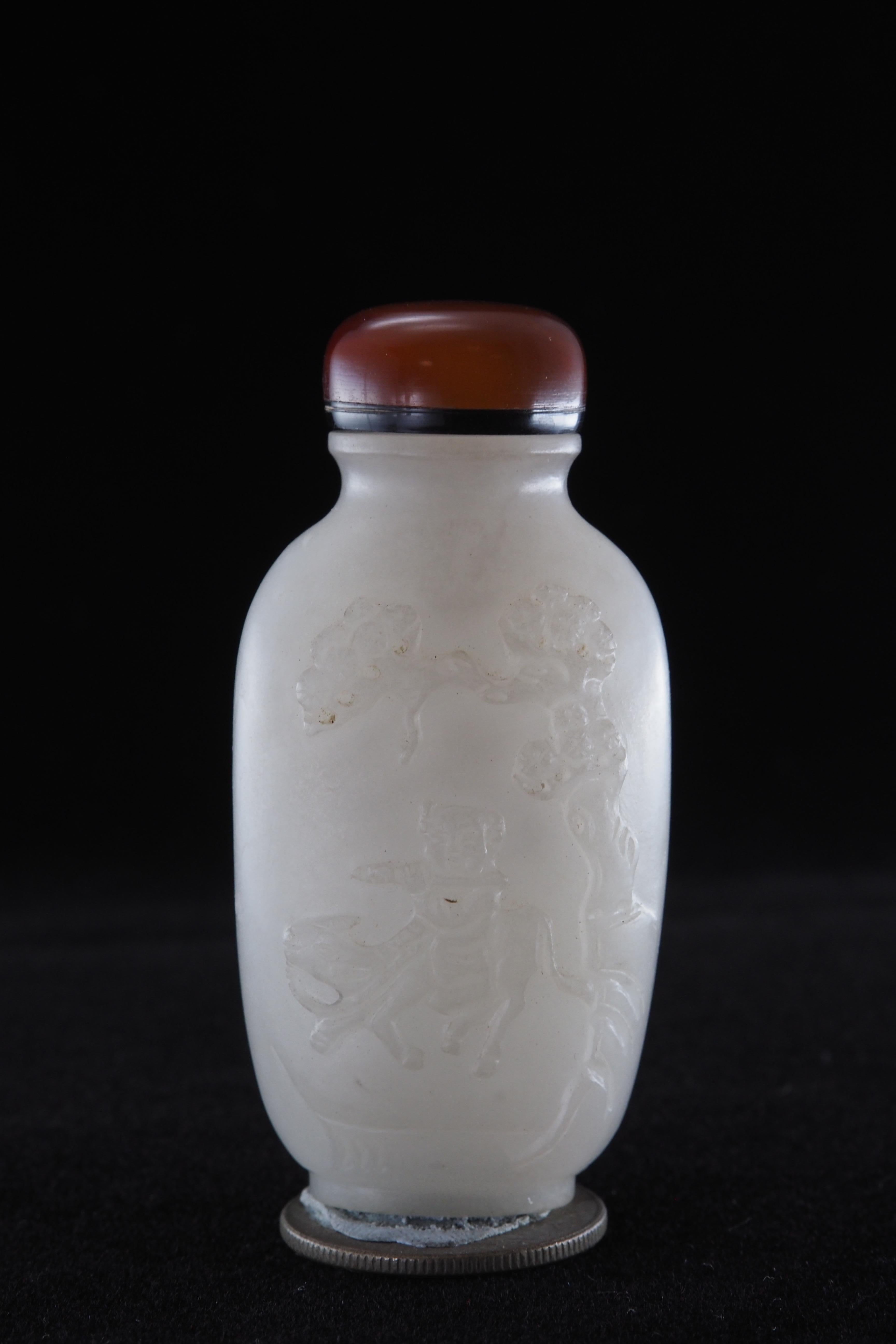 Flacon à priser en jade blanc naturel et agate en vente 9