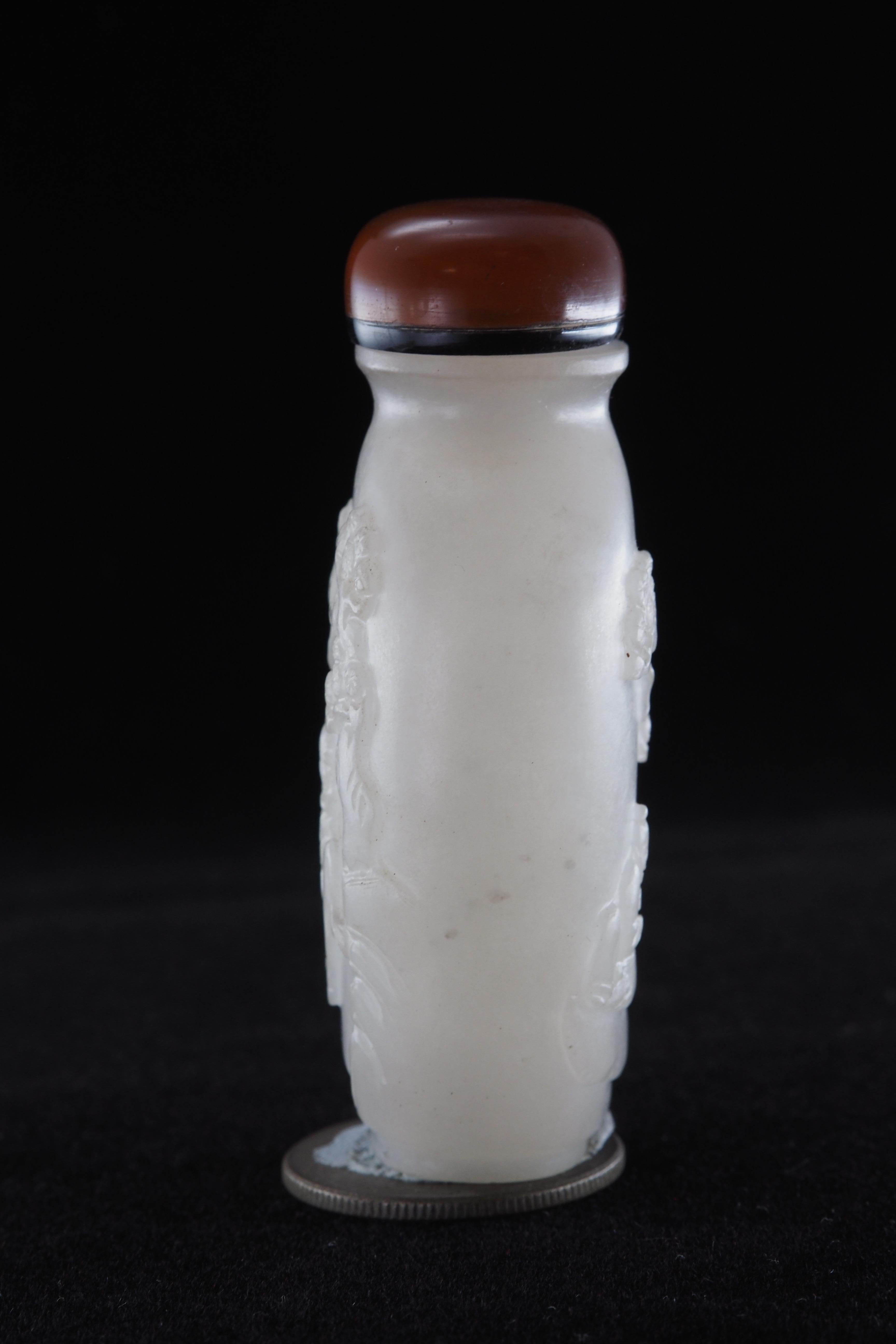 Flacon à priser en jade blanc naturel et agate en vente 10