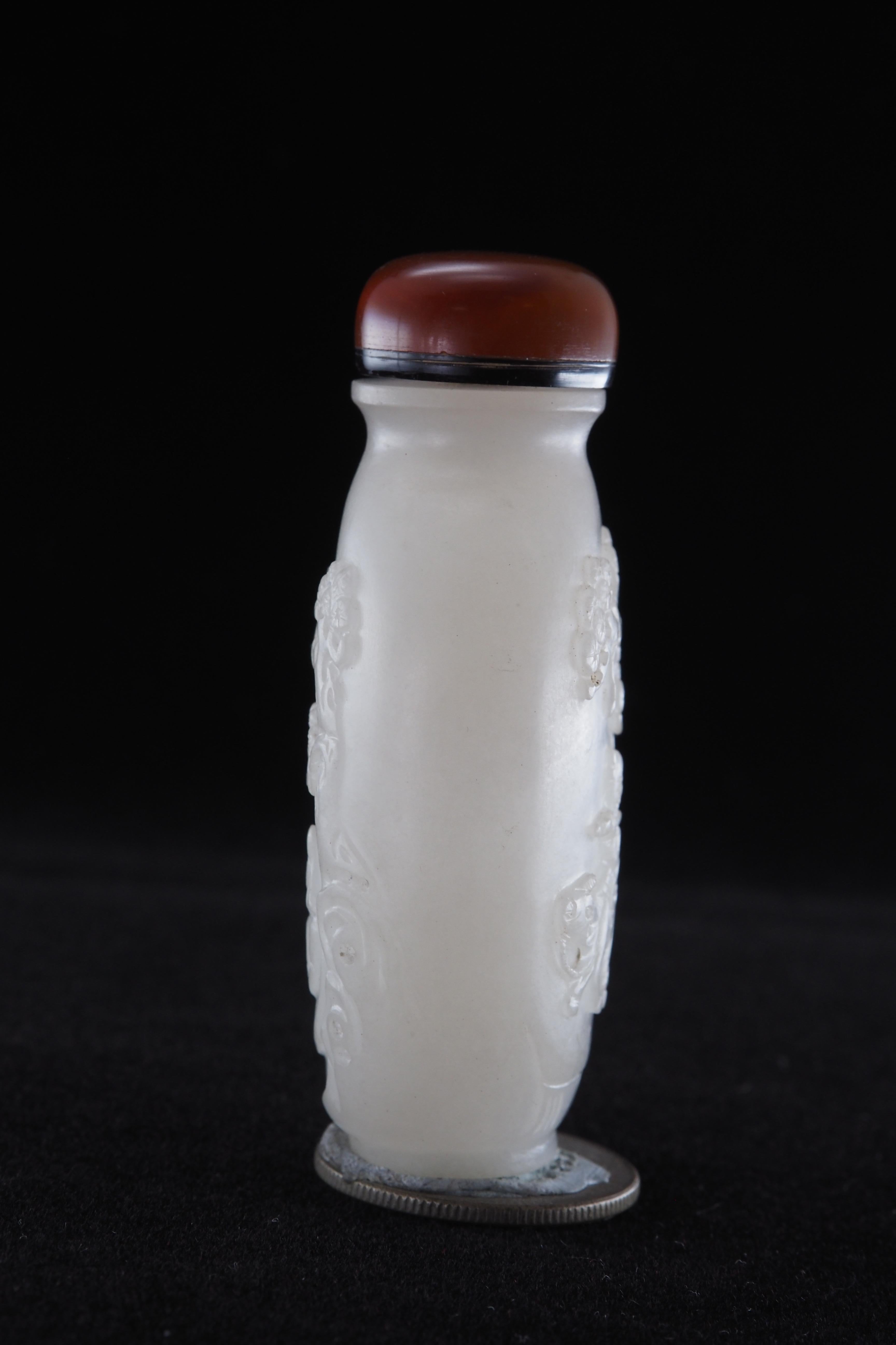 Flacon à priser en jade blanc naturel et agate en vente 11