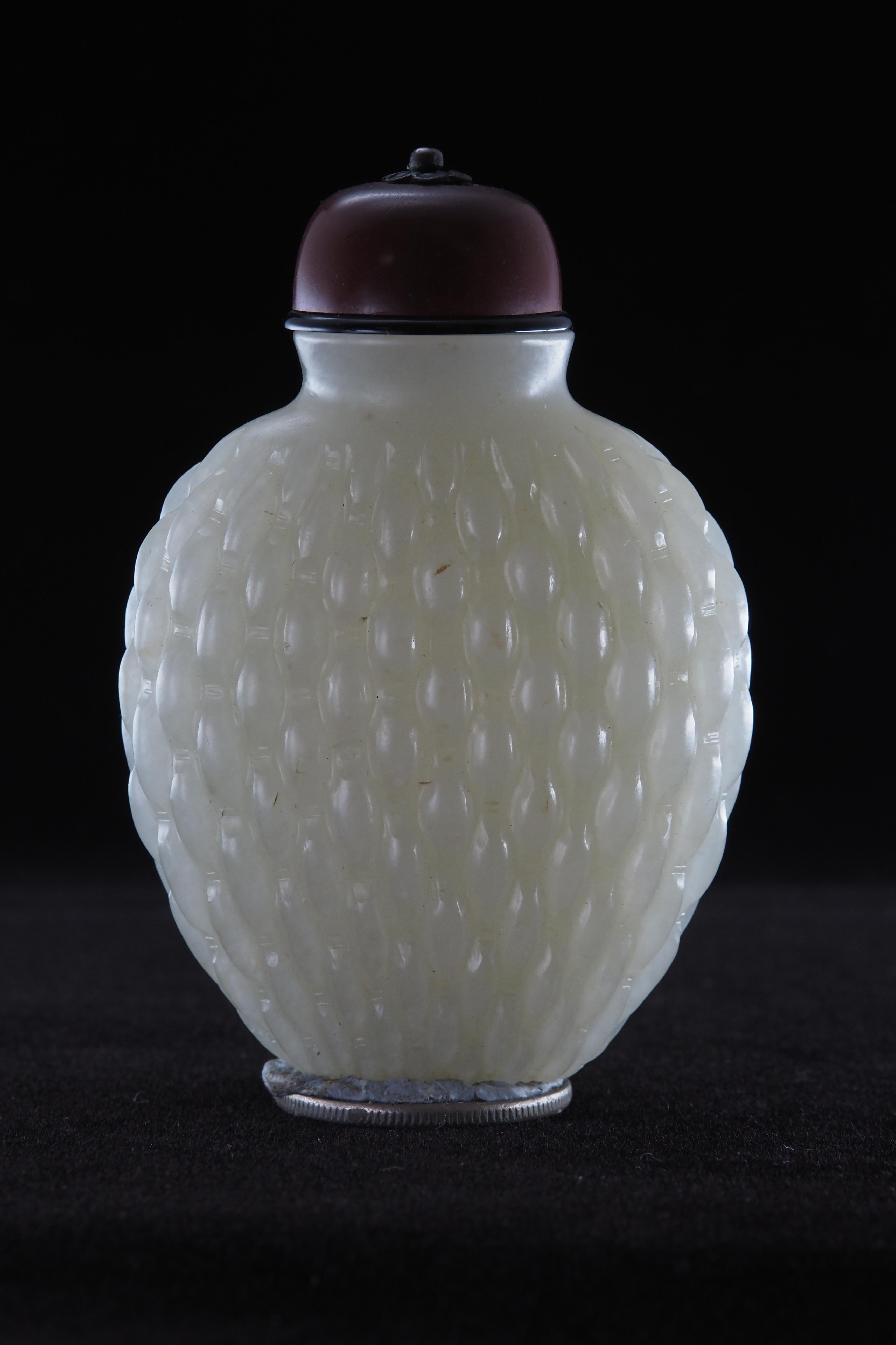 Tabatière en jade blanc naturel et agate Unisexe en vente