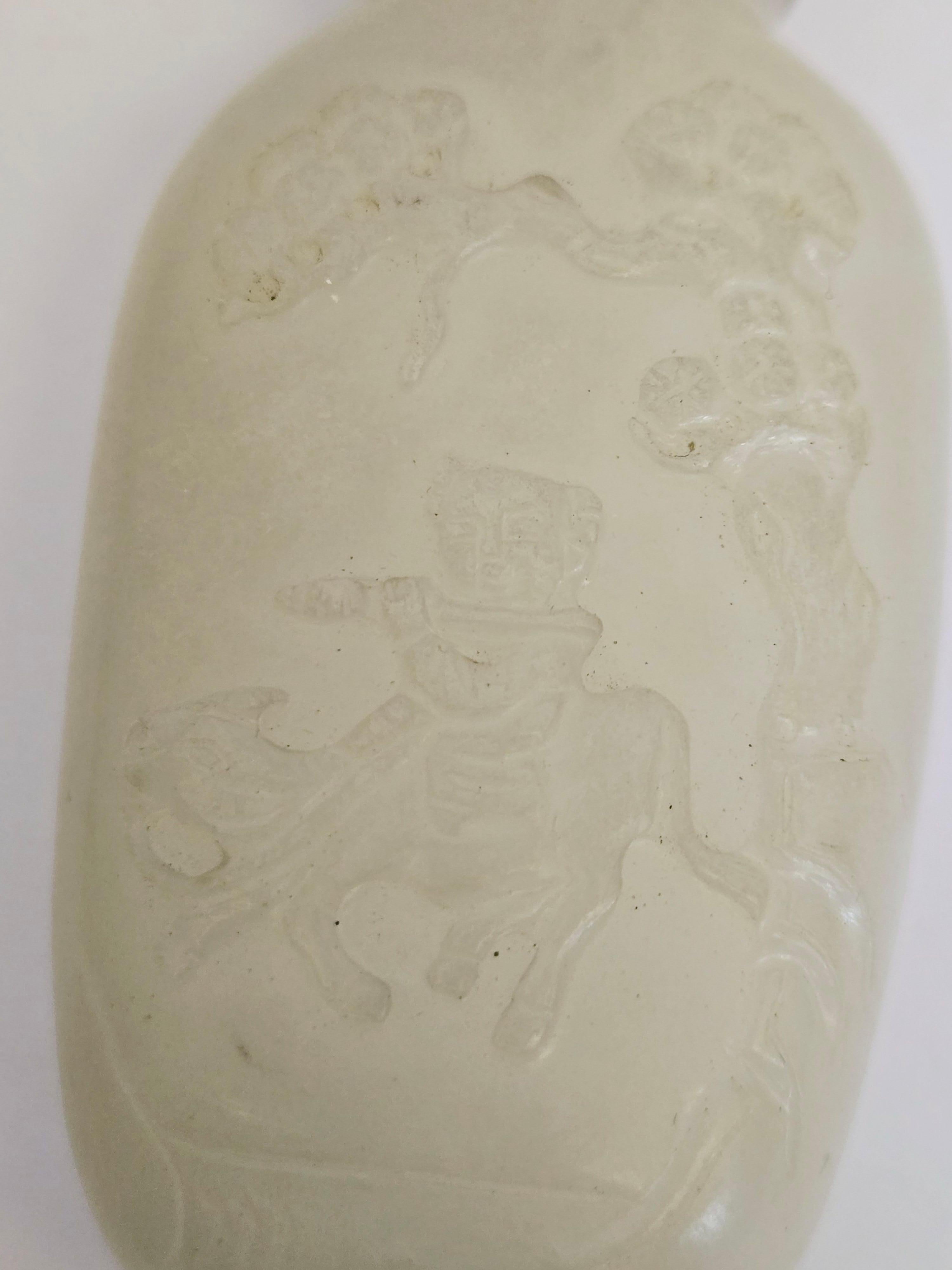Flacon à priser en jade blanc naturel et agate en vente 2