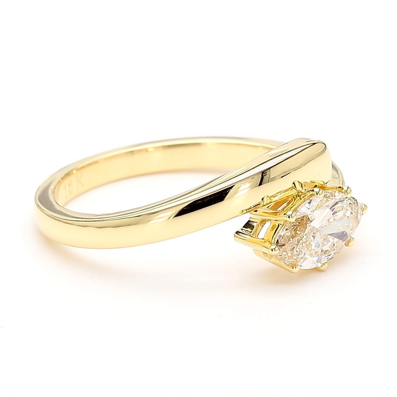 Anillo de cóctel de oro amarillo con diamante marquesa blanco natural de 0,72 quilates TW en venta 1