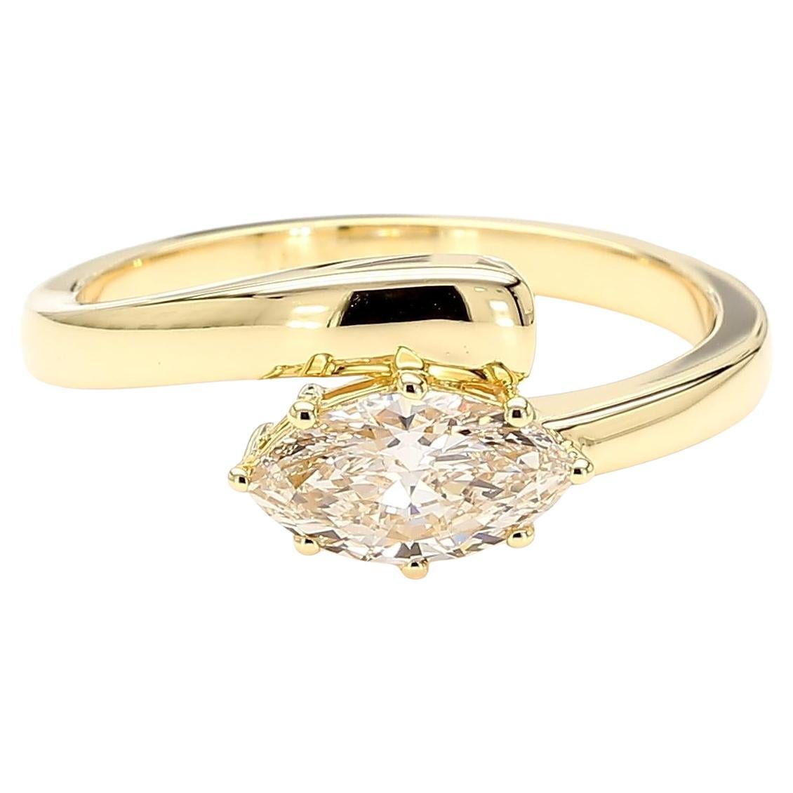 Bague de cocktail en or jaune ornée d
un diamant marquise blanc naturel de 0,72 carat TW