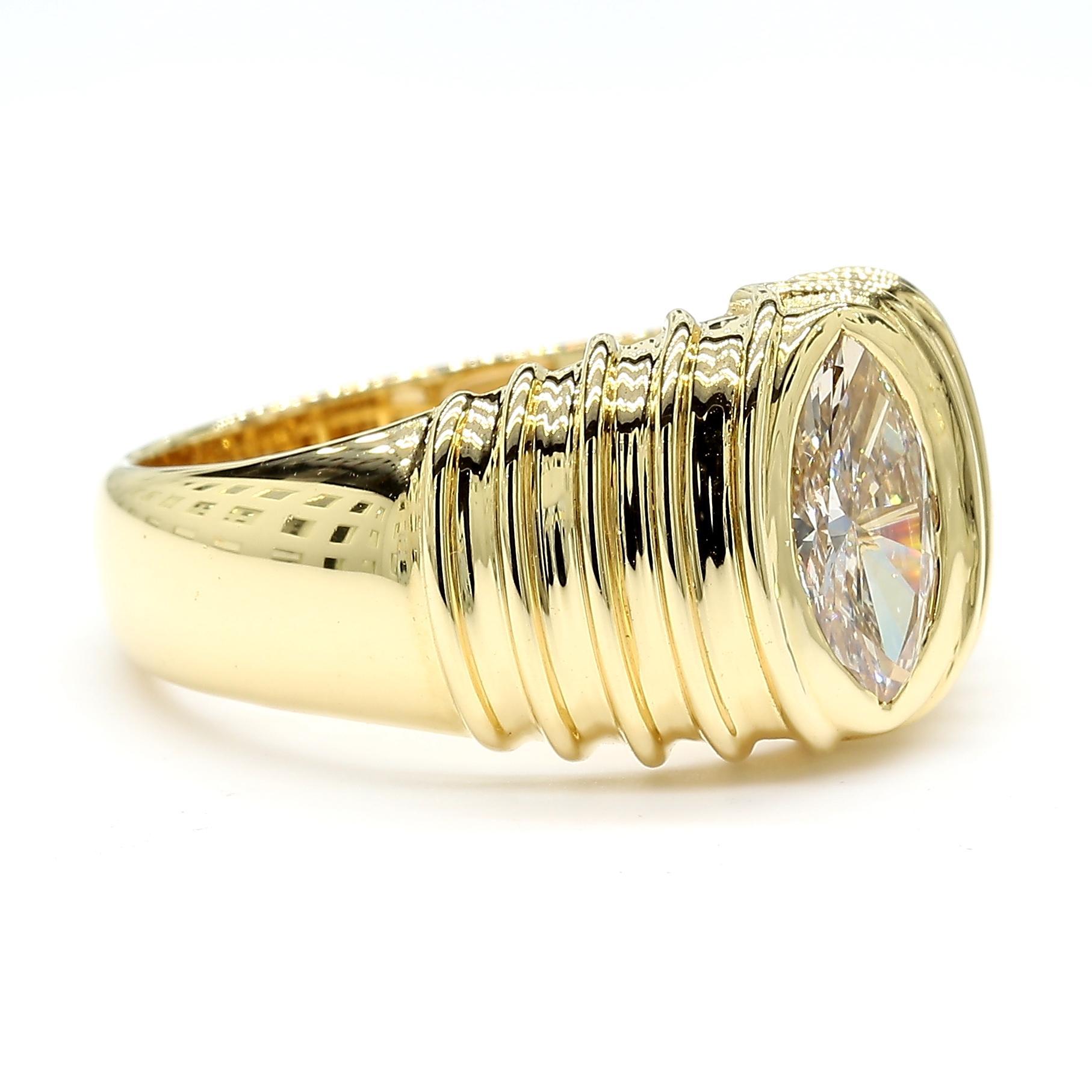 Marquise Cut Natural White Marquise Diamond 0.73 Carat TW Yellow Gold Cocktail Band For Sale