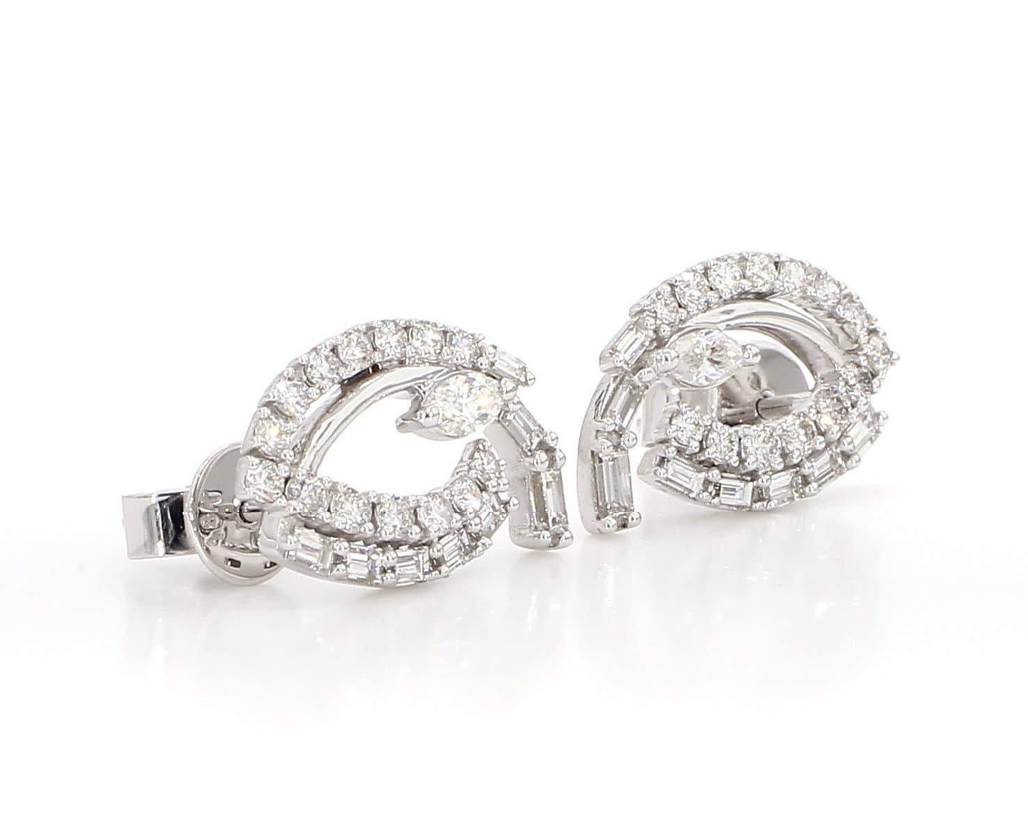 Taille Marquise Clous d'oreilles en or blanc avec diamants blancs marquises naturels de 1,16 carat poids total en vente