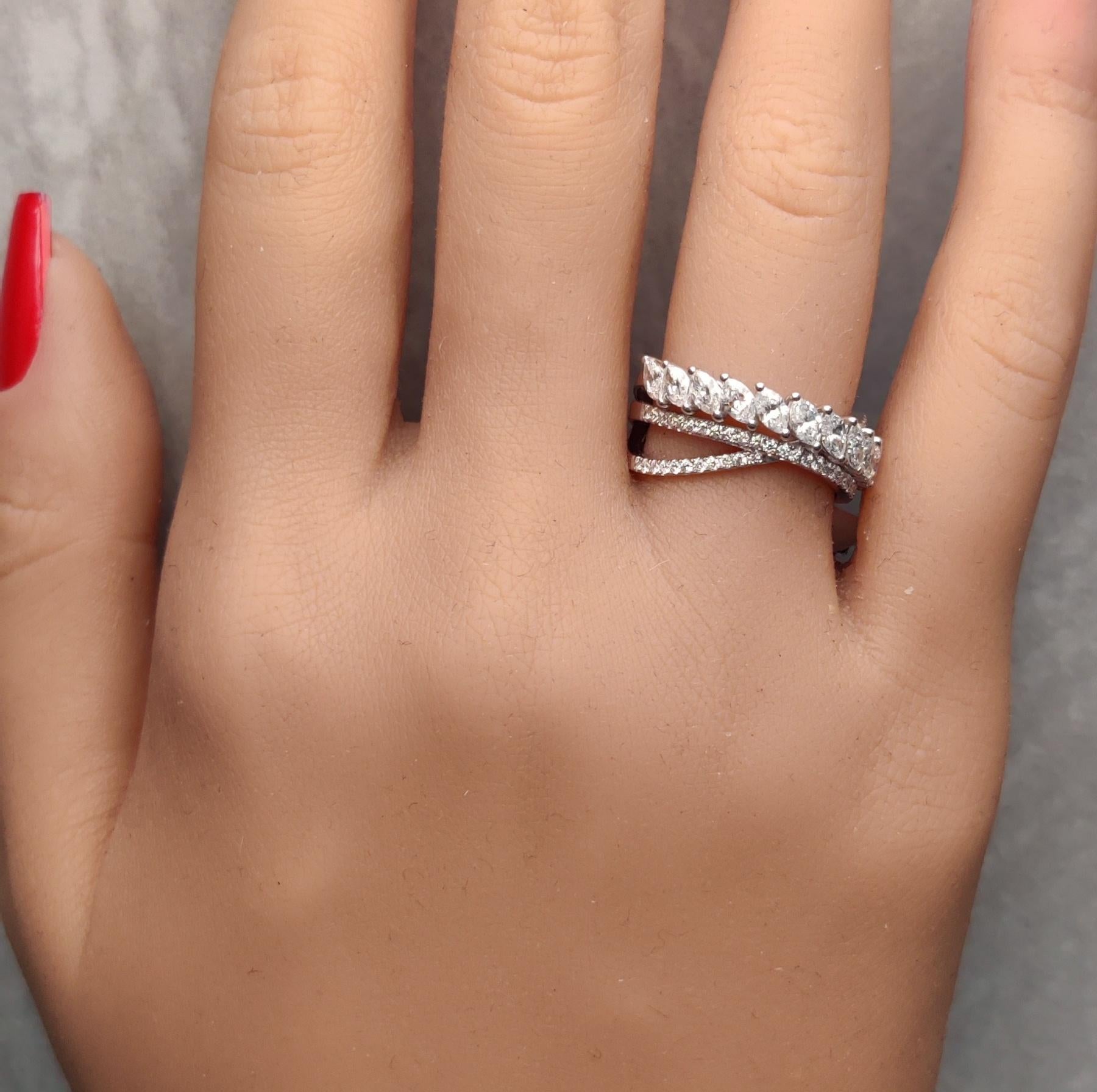 Natürlicher weißer Marquise-Diamant 1.44 Karat TW Gold-Cocktailring im Zustand „Neu“ im Angebot in New York, NY