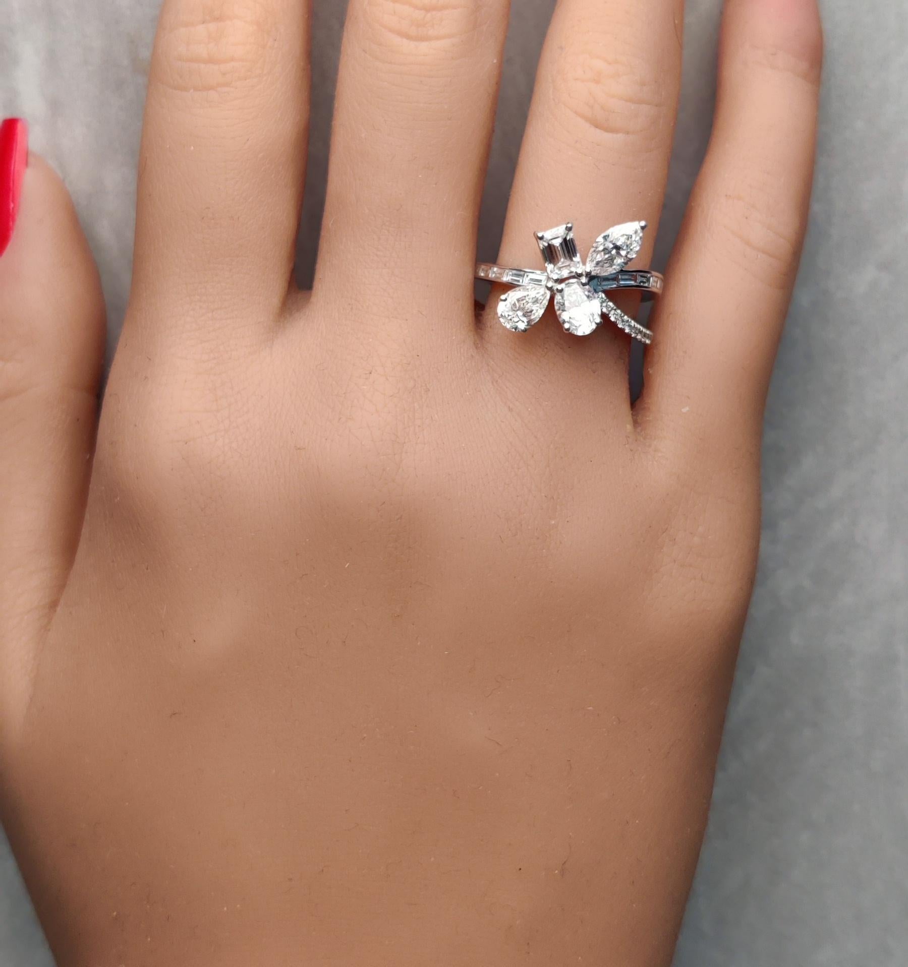 Natürlicher weißer Mix Diamant 2.46 Karat TW Weißgold Cocktail-Ring im Zustand „Neu“ im Angebot in New York, NY