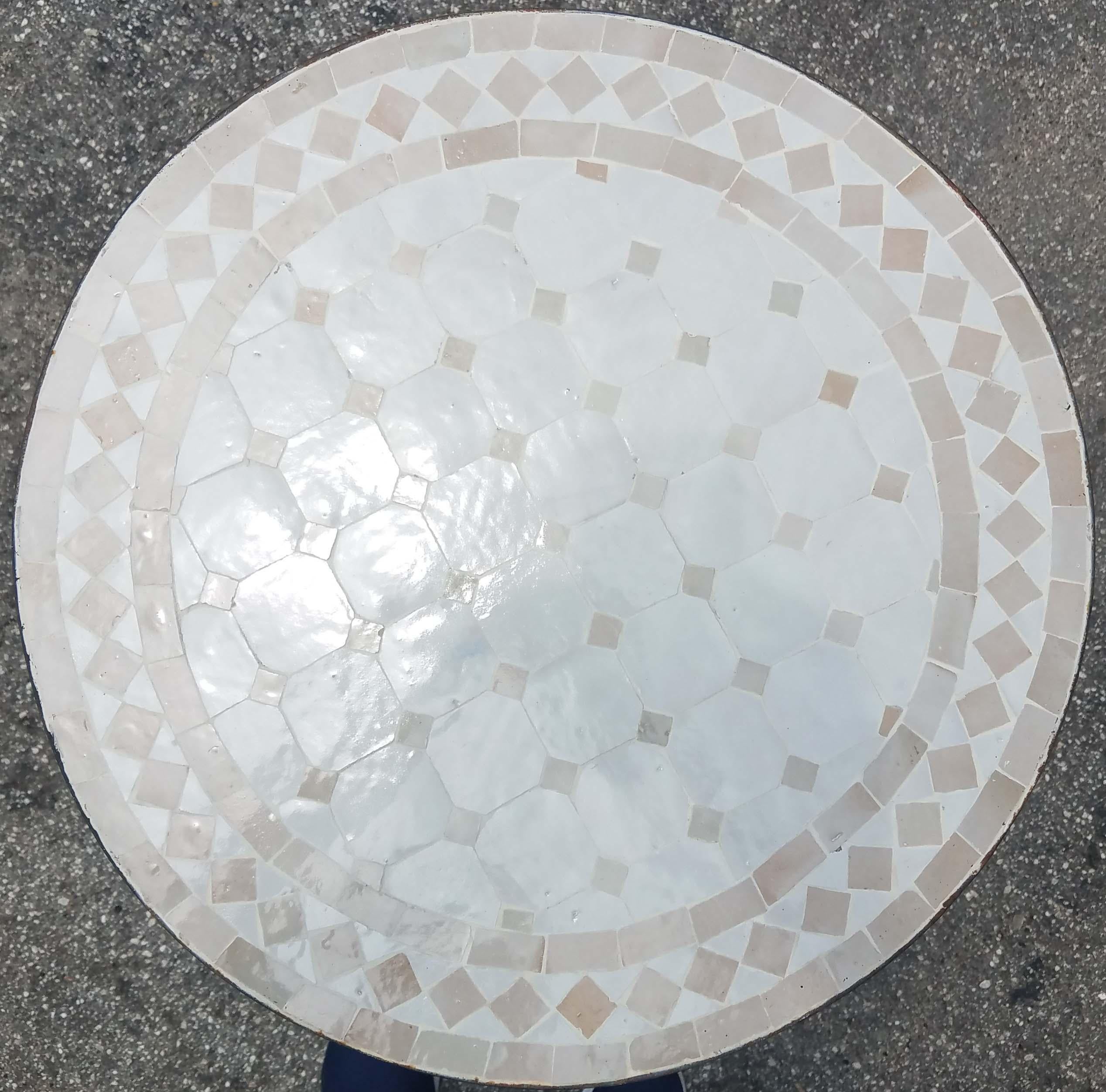 Natural / White Moroccan Mosaic Side Table, CR4 In Excellent Condition For Sale In Orlando, FL