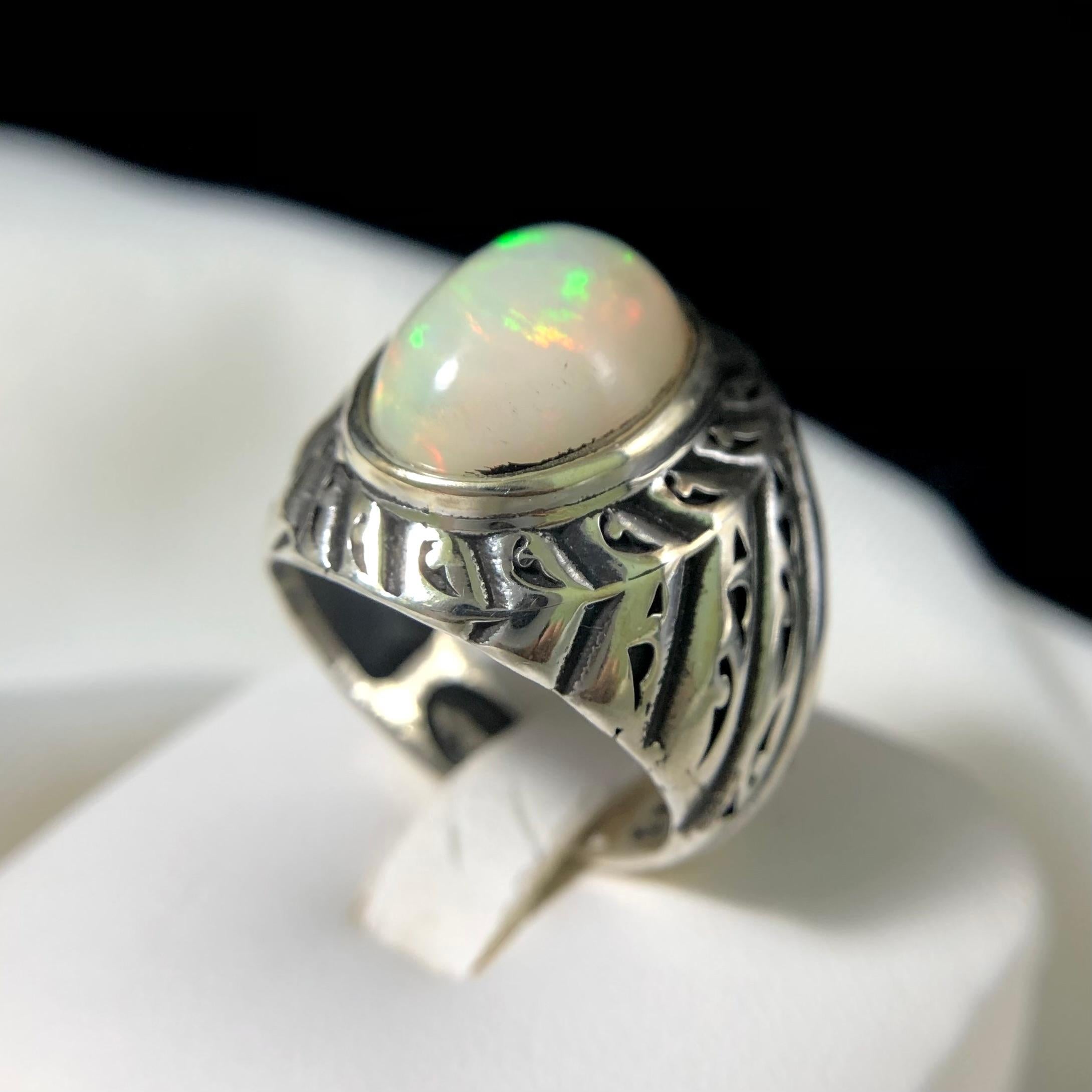 Cabochon Anello in argento 925 opale bianco naturale fatto a mano pieno di fuoco misura 9,5 in vendita