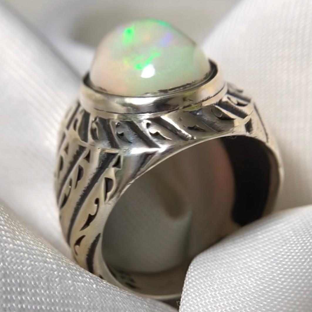 Anello in argento 925 opale bianco naturale fatto a mano pieno di fuoco misura 9,5 in vendita 2