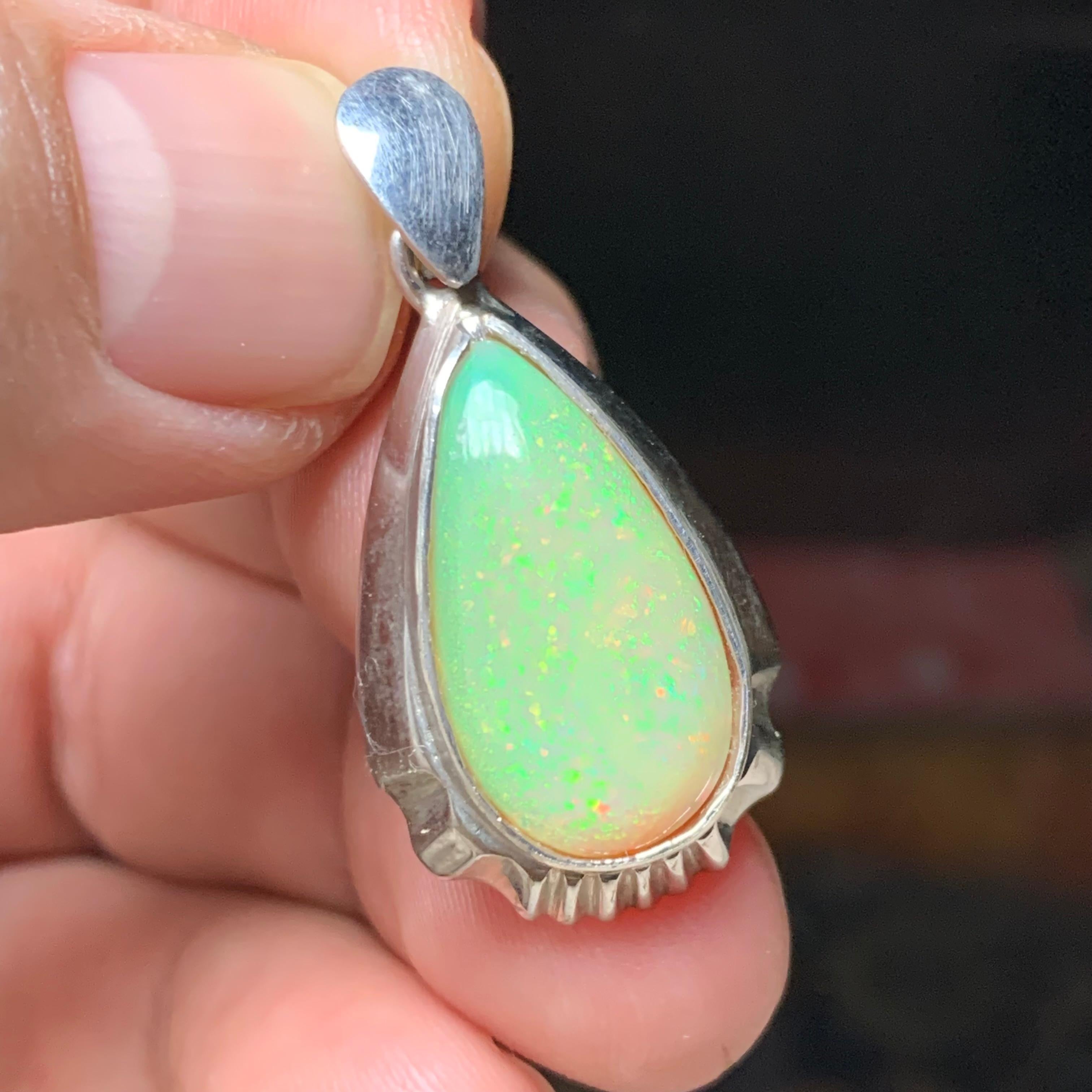 Natural White Opal Pendant in 925 Sterling Silver – Handmade with Play of Color in vendita 6