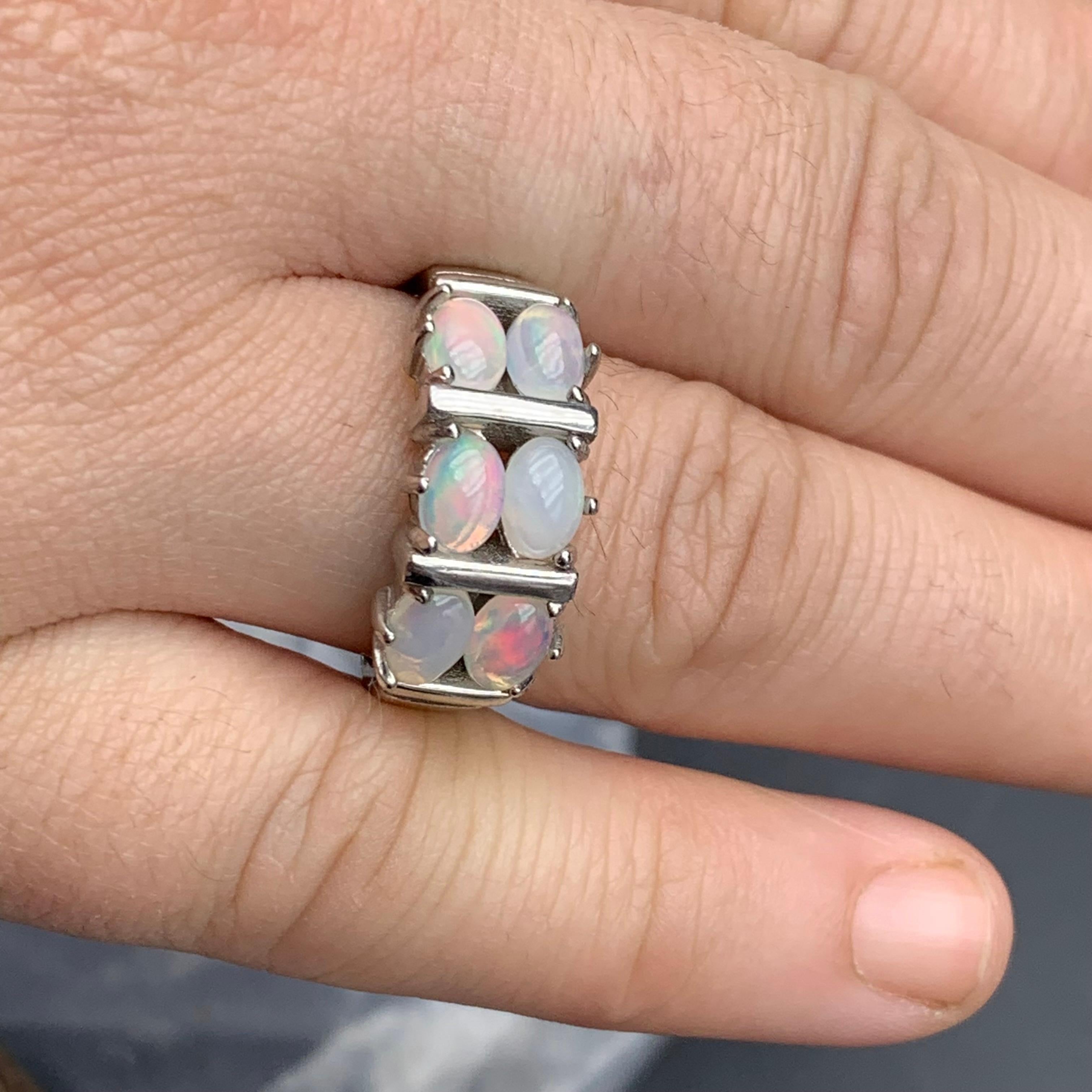 Anello di opale bianco naturale con 6 gemme ovali cabochon in argento 925 Misura 9 In condizioni Nuovo in vendita a Peshawar, PK