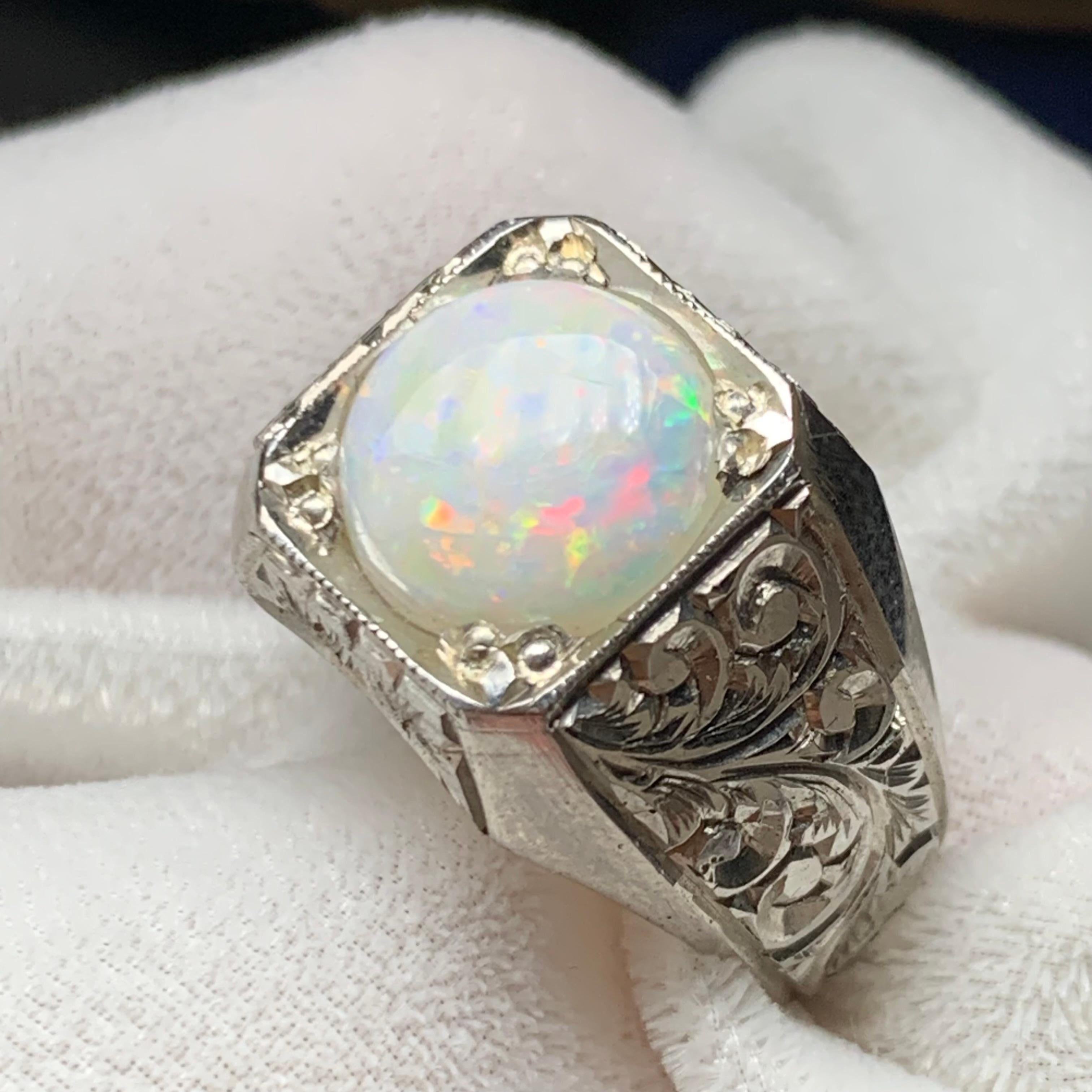 Anello di opale bianco naturale in argento 925 - Fatto a mano con giochi di colore in vendita 8