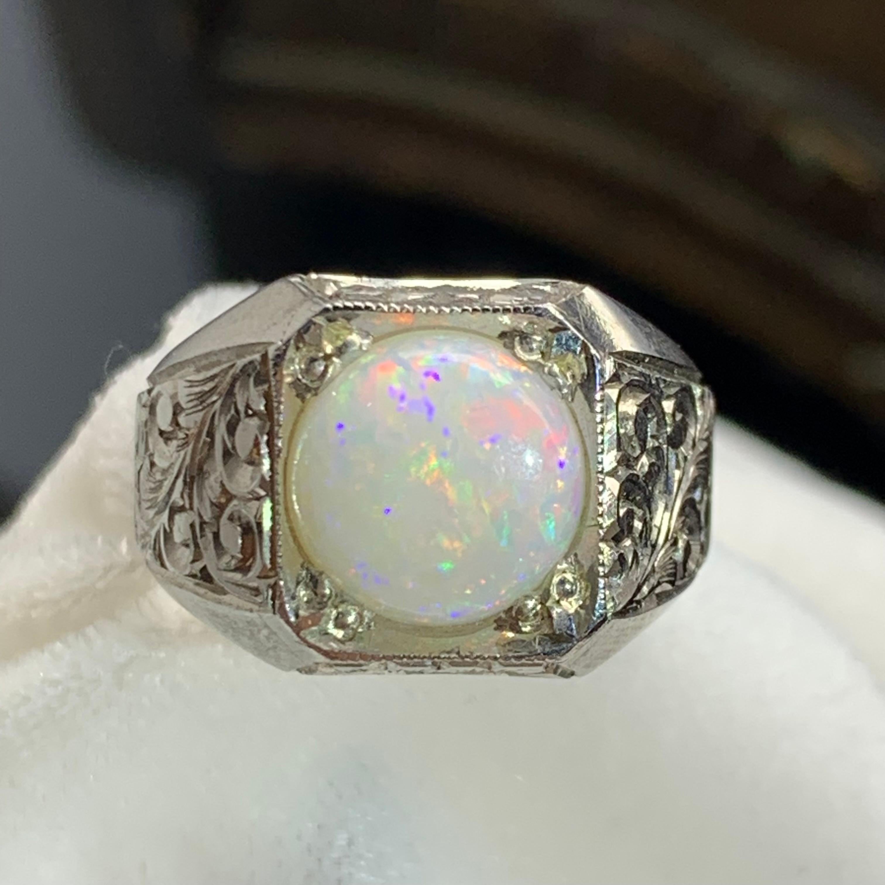 Anello di opale bianco naturale in argento 925 - Fatto a mano con giochi di colore in vendita 9