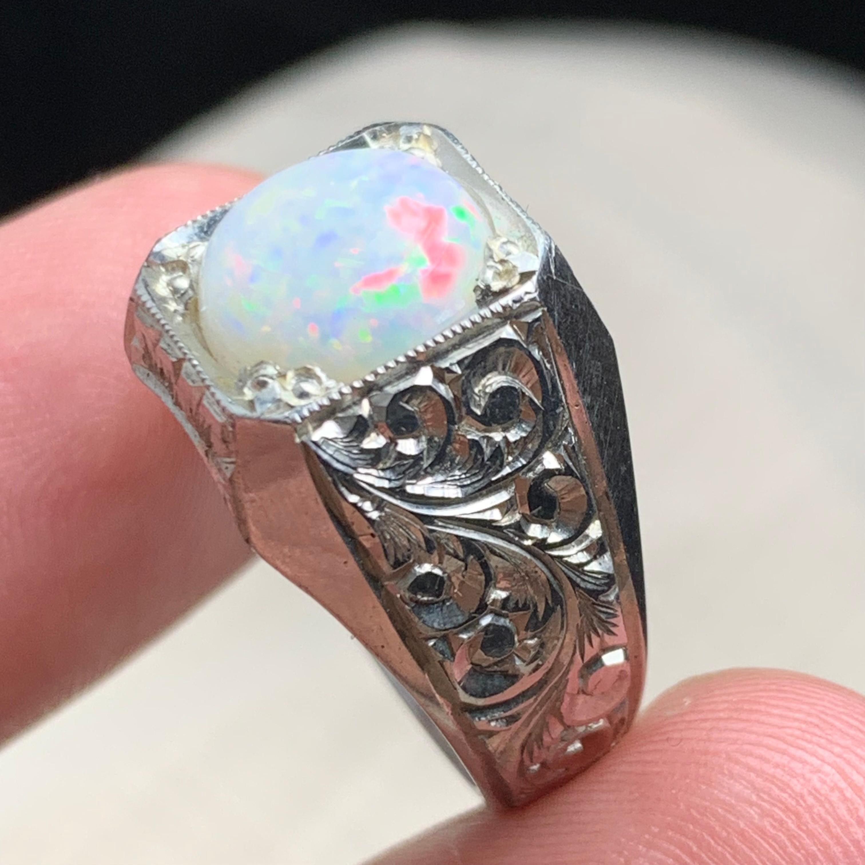 Taglio smeraldo Anello di opale bianco naturale in argento 925 - Fatto a mano con giochi di colore in vendita