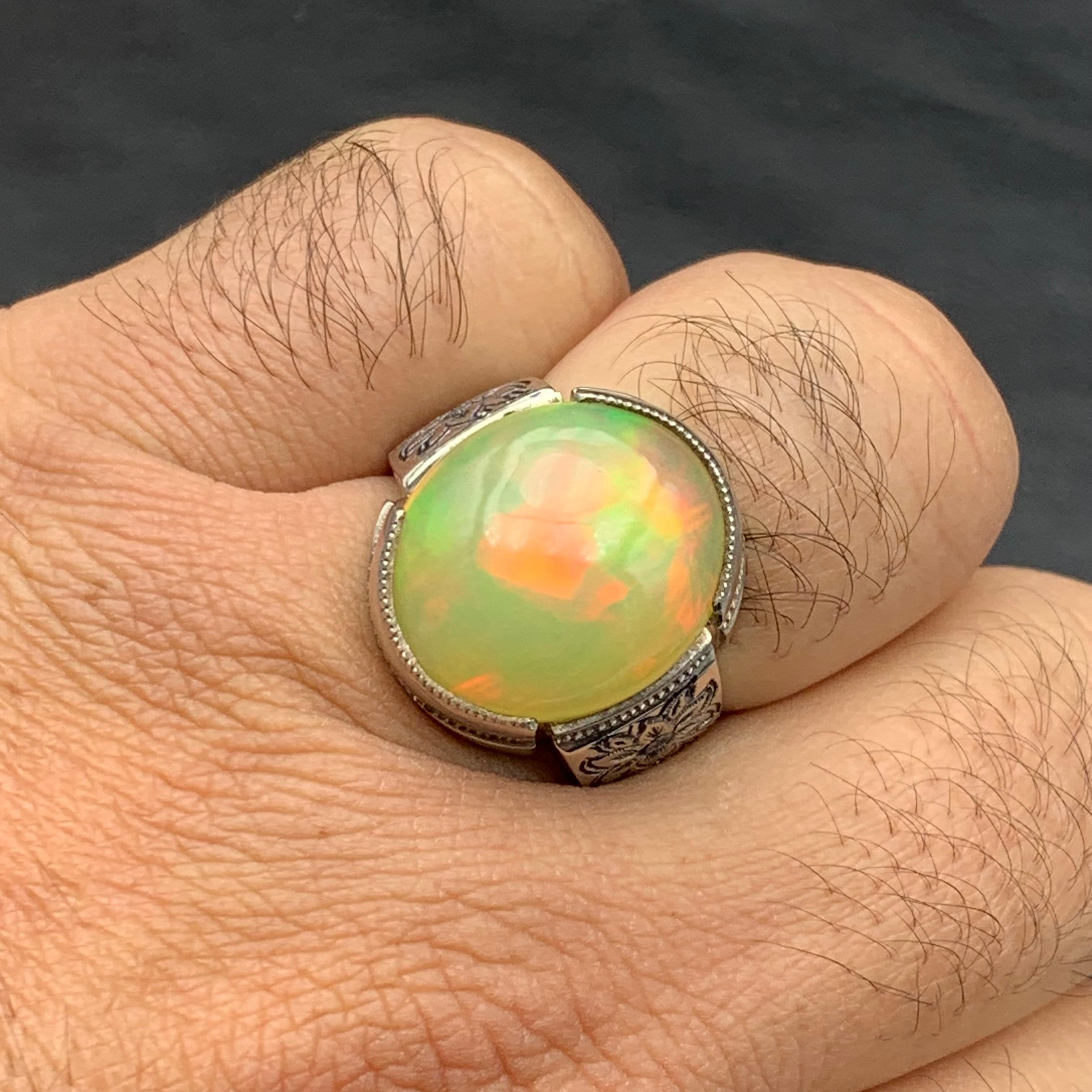 Cabochon Anello di opale bianco naturale in argento 925 - Fatto a mano con giochi di colore in vendita