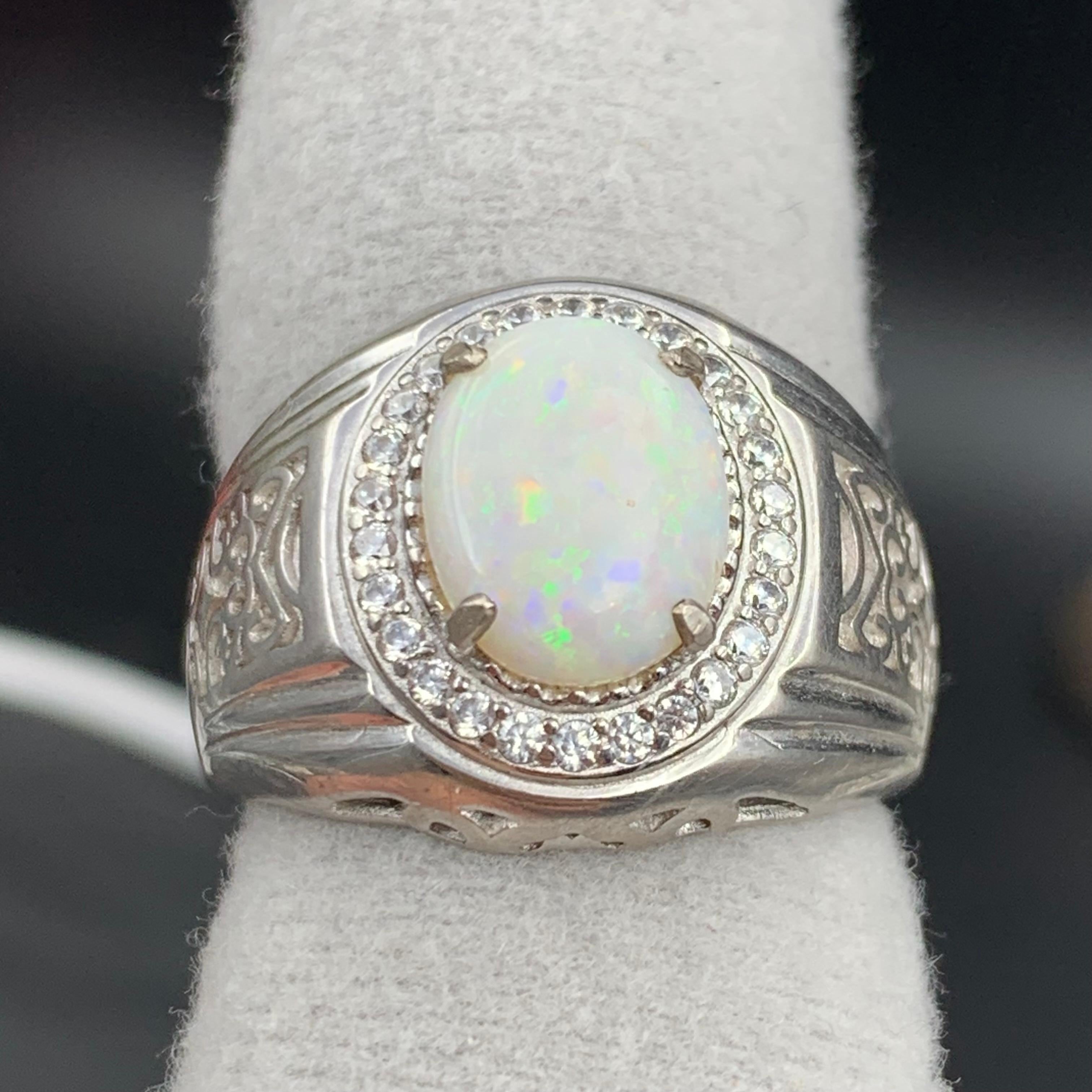 Anello di opale bianco naturale in argento 925 - Fatto a mano con giochi di colore In condizioni Nuovo in vendita a Peshawar, PK