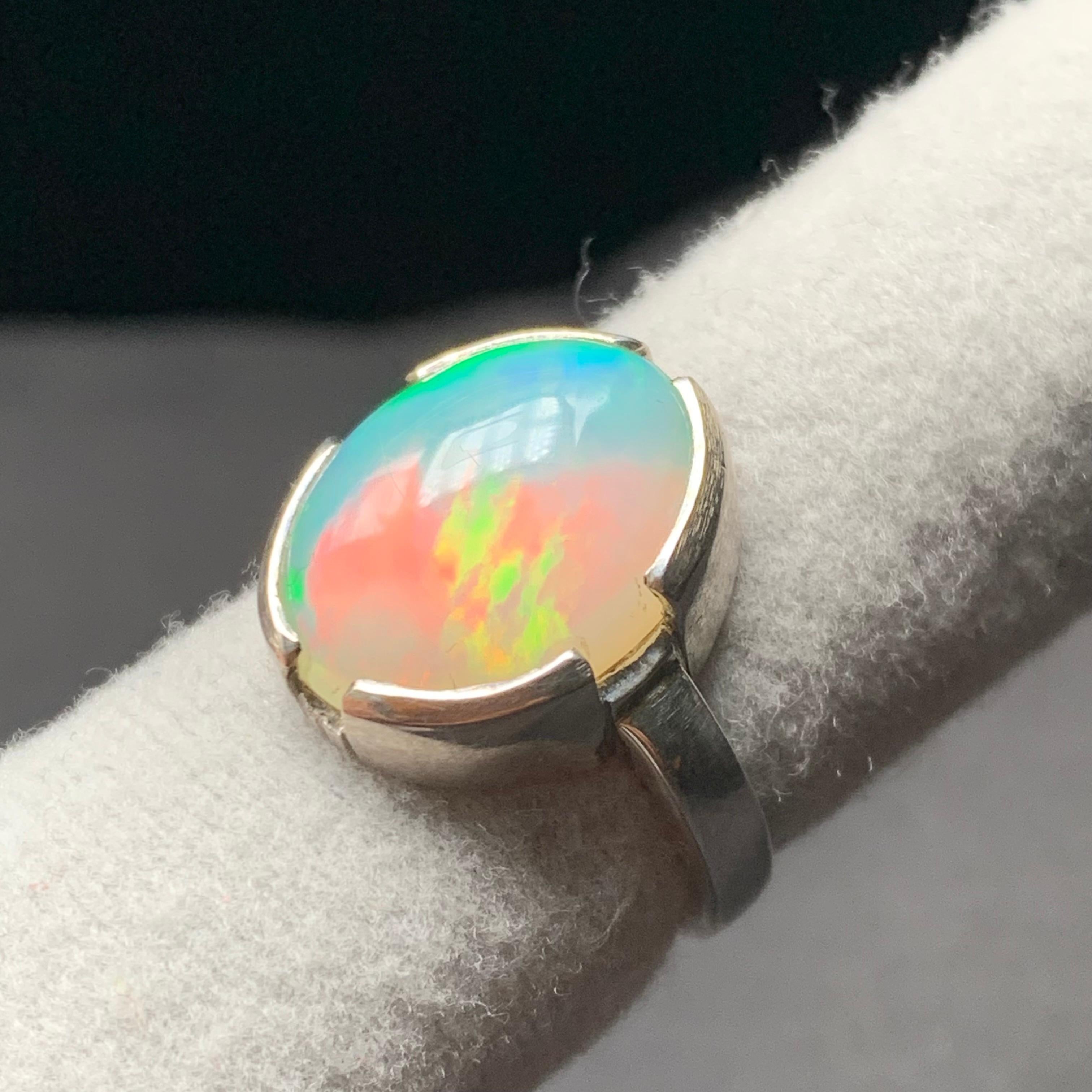 Bague en opale blanche naturelle en argent 925 - faite à la main avec des jeux de couleurs Neuf - En vente à Peshawar, PK