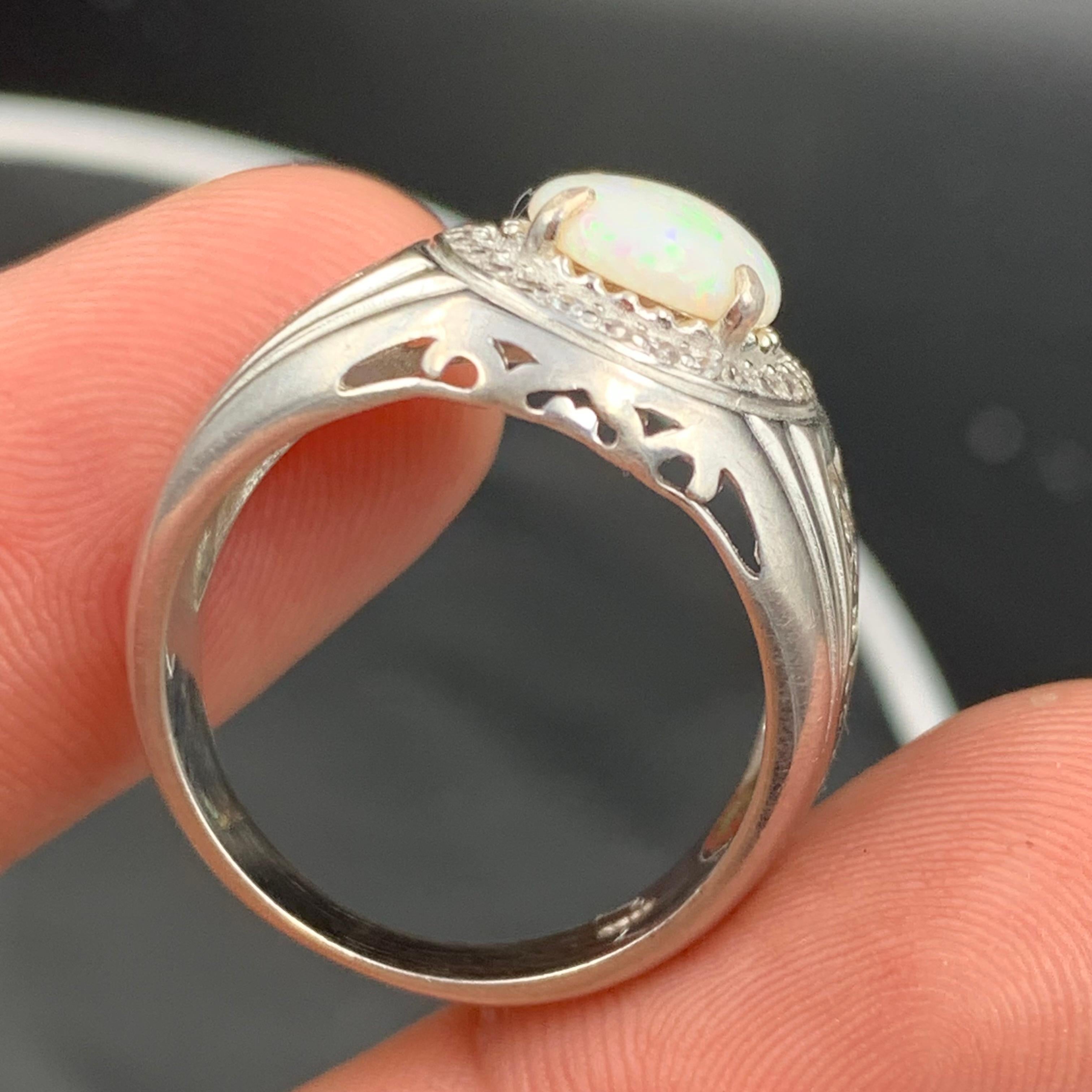 da uomo o donna Anello di opale bianco naturale in argento 925 - Fatto a mano con giochi di colore in vendita