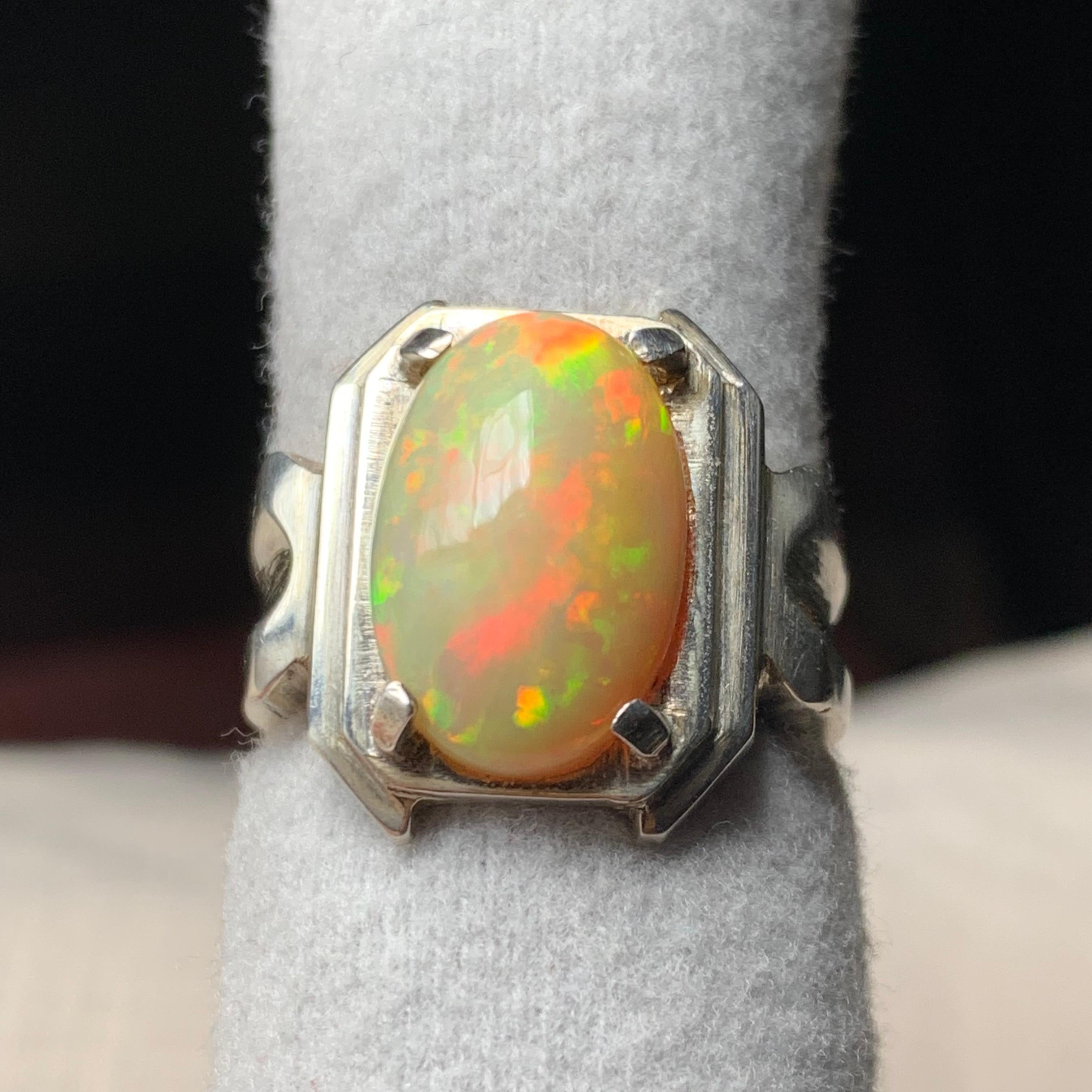 da uomo o donna Anello di opale bianco naturale in argento 925 - Fatto a mano con giochi di colore in vendita