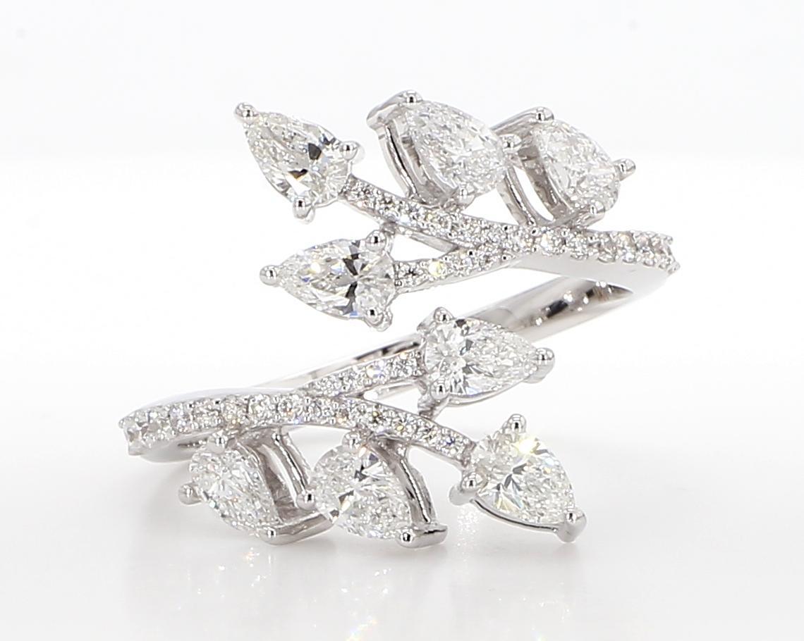 Anillo de cóctel de oro blanco con diamante pera blanca natural de 1.27 quilates TW Contemporáneo en venta