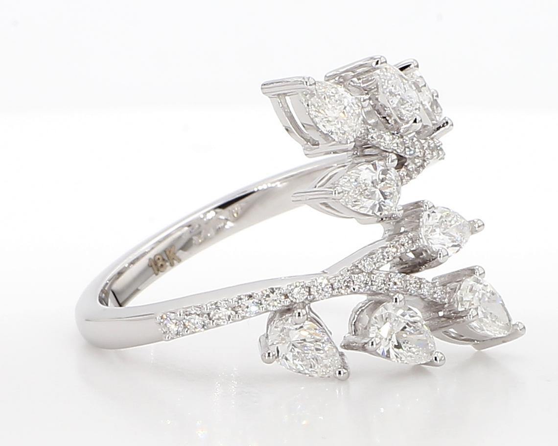 Anillo de cóctel de oro blanco con diamante pera blanca natural de 1.27 quilates TW Corte pera en venta