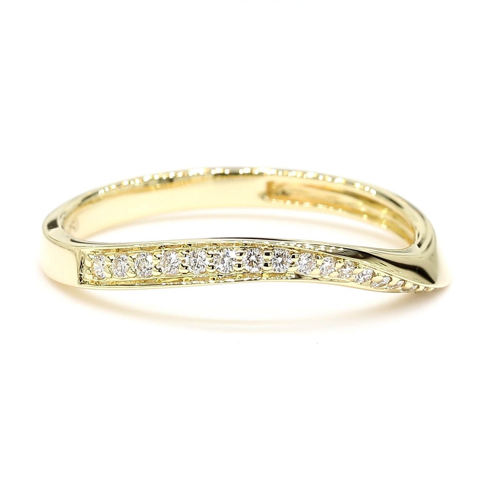 Contemporain Alliance en or jaune avec diamants ronds blancs naturels de 0.10 carat poids total en vente