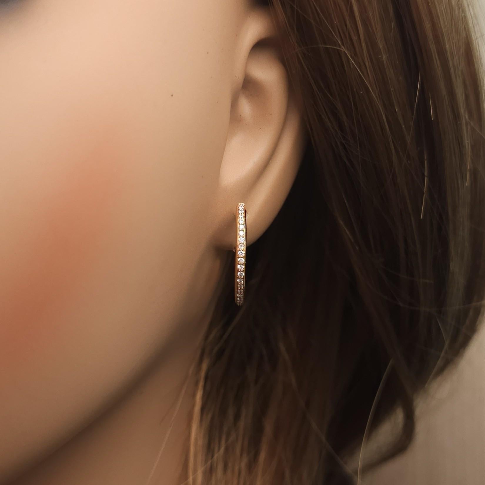 Orecchini a cerchio in oro rosa con diamante bianco naturale rotondo da 0.23 carati TW In condizioni Nuovo in vendita a New York, NY