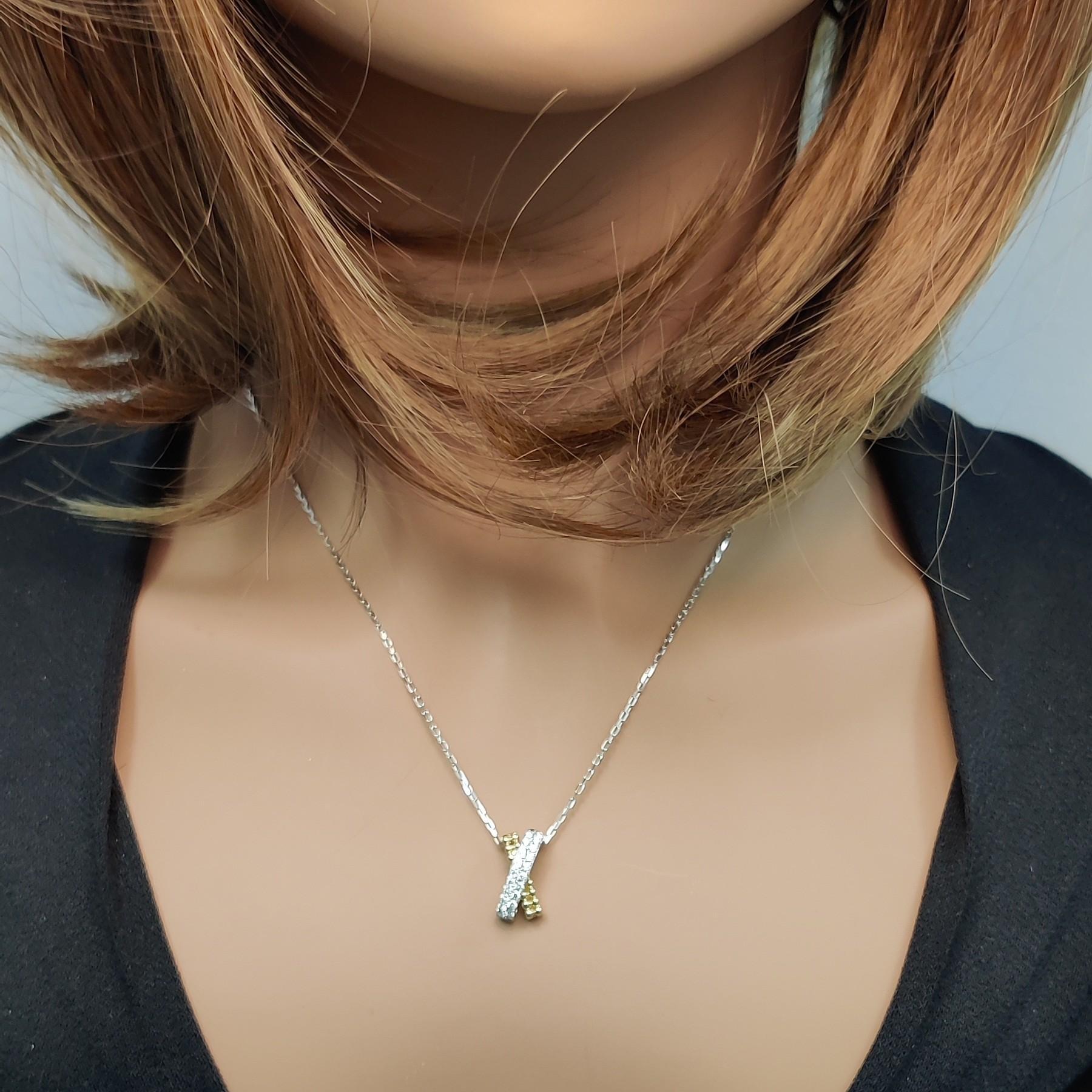 Pendentif en or blanc naturel de 0.26 carat poids total Neuf - En vente à New York, NY