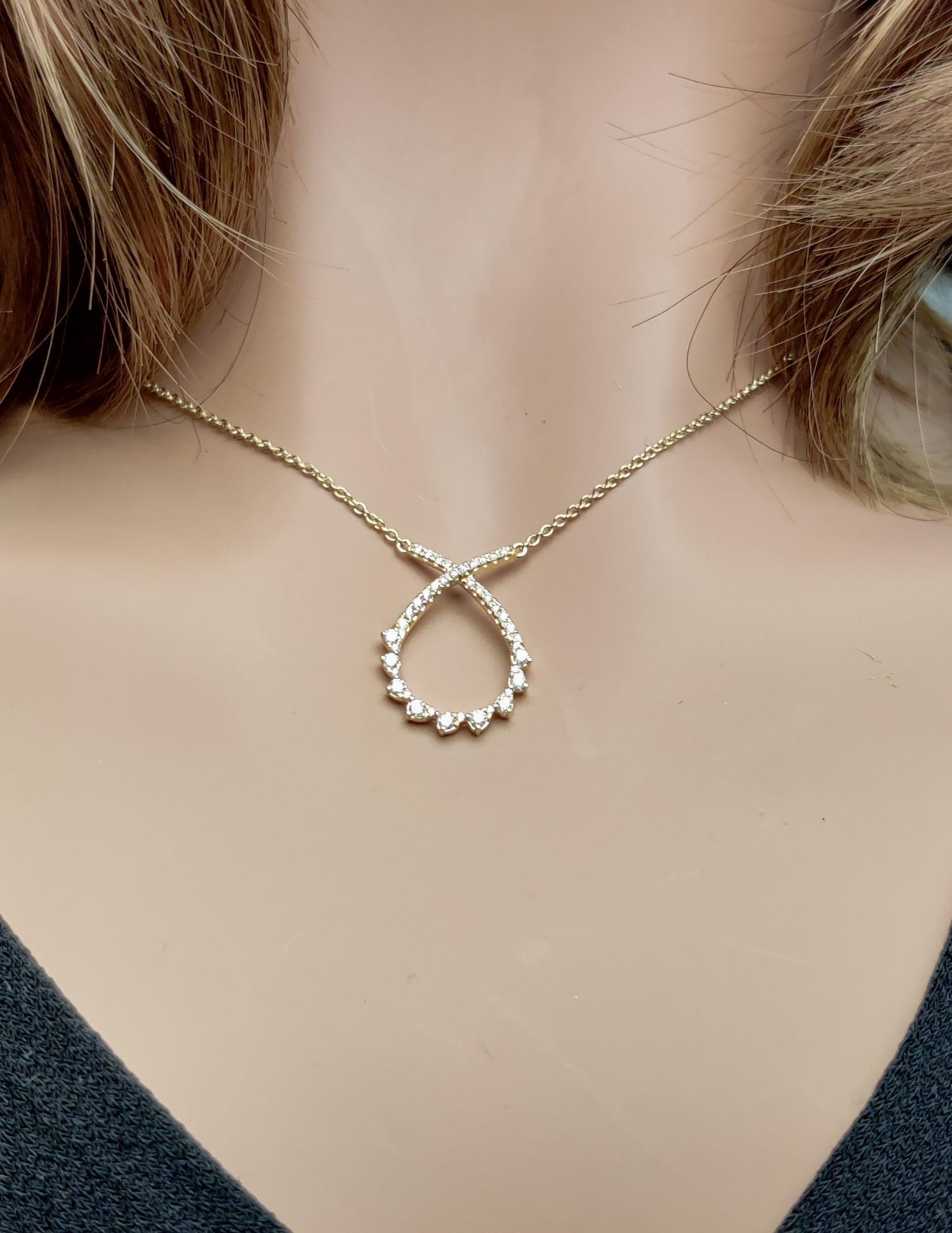 Collana a goccia in oro giallo con diamante tondo bianco naturale da 0.26 carati TW In condizioni Nuovo in vendita a New York, NY