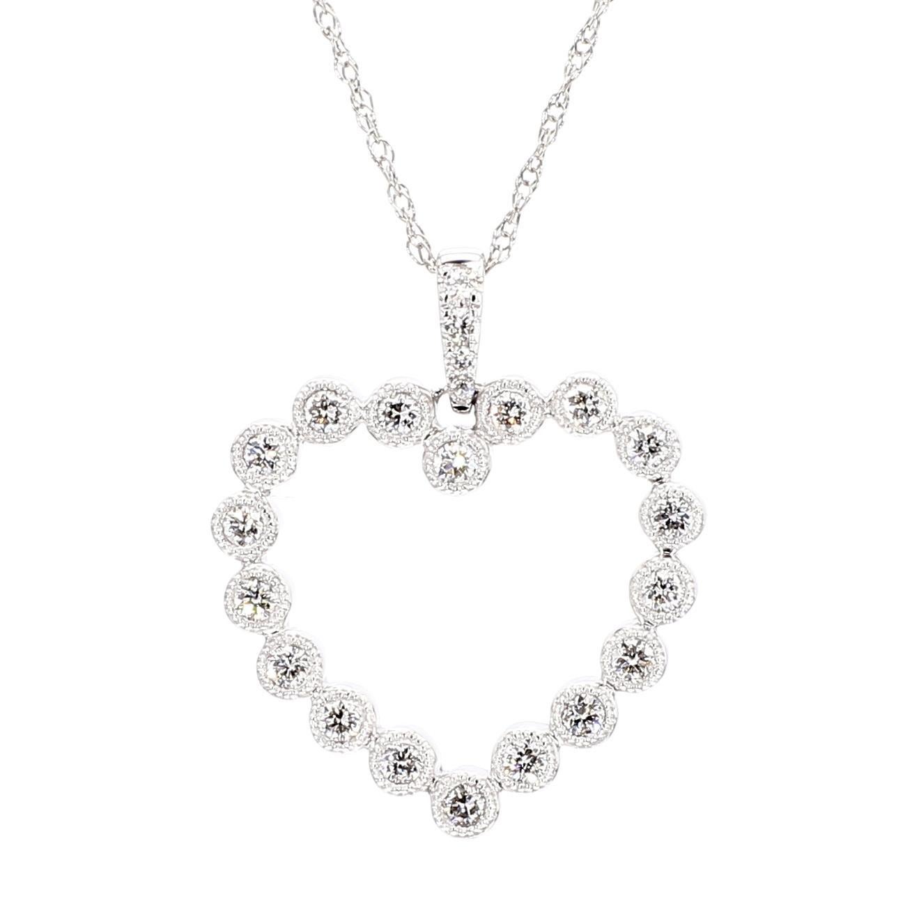 Le magnifique pendentif en diamant de Raregemworld. Monté dans une belle monture en or blanc 14 carats avec un mélee de diamants blancs ronds naturels. Ce pendentif est garanti pour impressionner et enrichir votre collection personnelle.

Poids