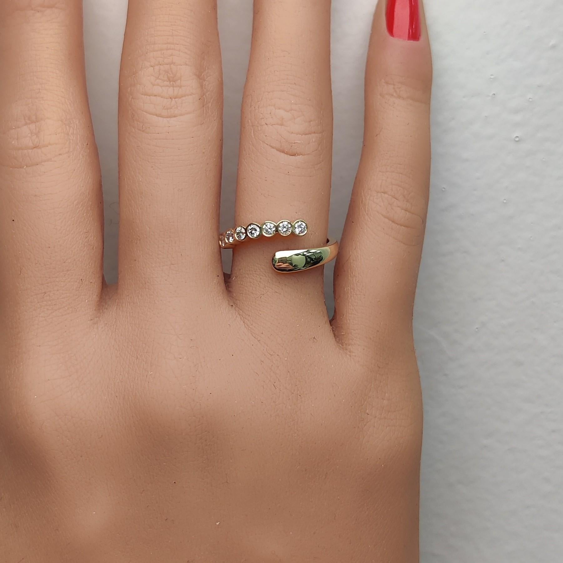 Bague cocktail en or jaune avec diamants ronds blancs naturels de 0.31 carat poids total Neuf - En vente à New York, NY