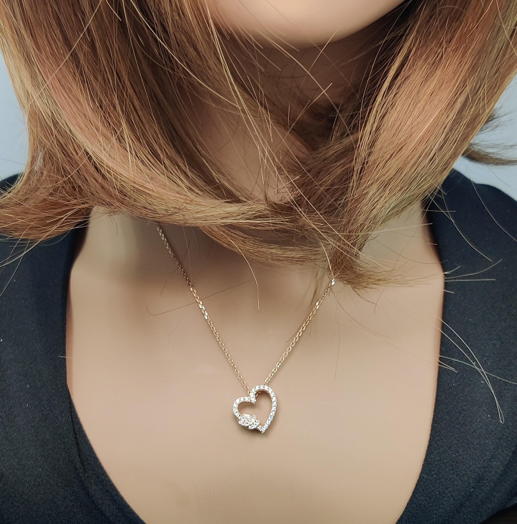 Pendentif en or rose avec diamants ronds blancs naturels de 0.34 carat poids total Neuf - En vente à New York, NY