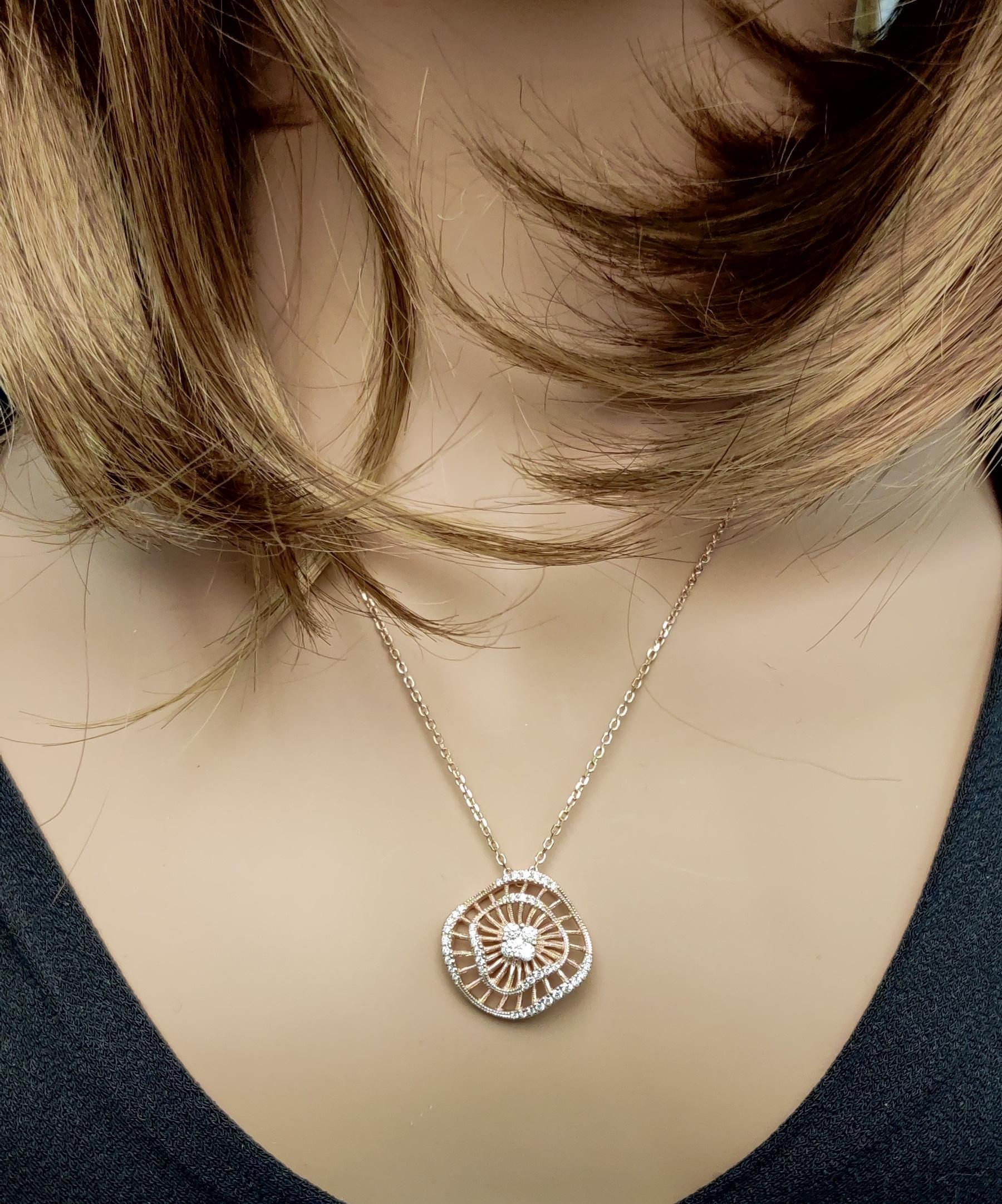 Pendentif en or blanc avec diamant rond naturel de 0.45 carat TW Neuf - En vente à New York, NY