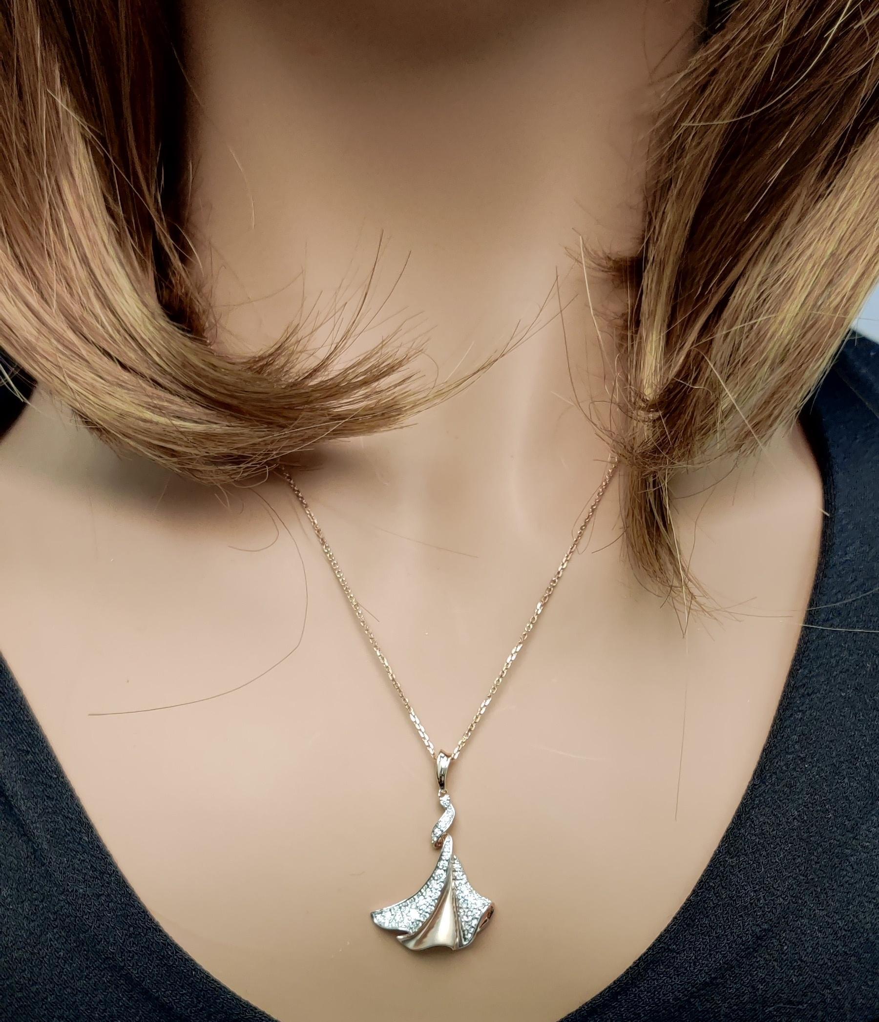 Pendentif en or rose avec diamants ronds blancs naturels de 0.46 carat poids total Neuf - En vente à New York, NY