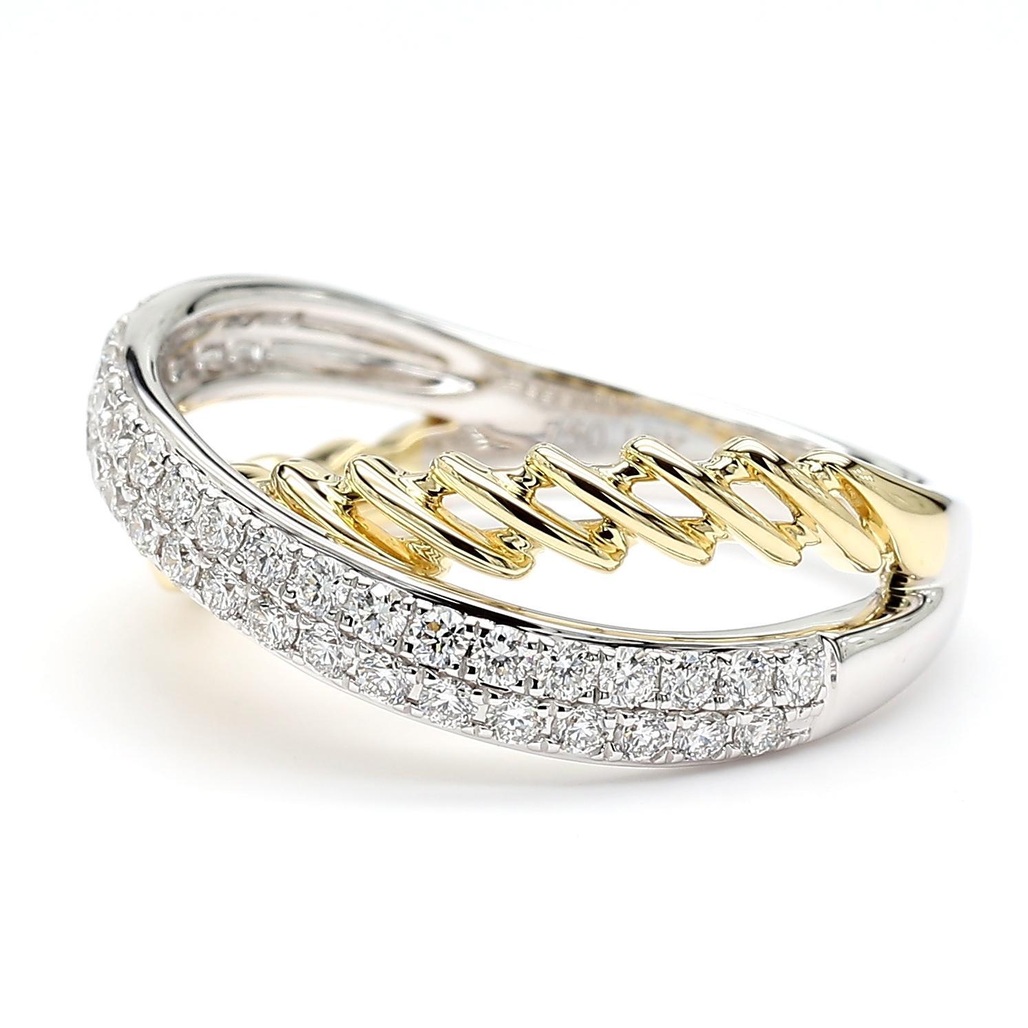 Das schöne Diamant-Cocktailband von RareGemWorld. Montiert in einer schönen Fassung aus 18K Gelb- und Weißgold mit natürlichen runden weißen Diamanten. Dieses Band wird Sie garantiert beeindrucken und Ihre persönliche Sammlung