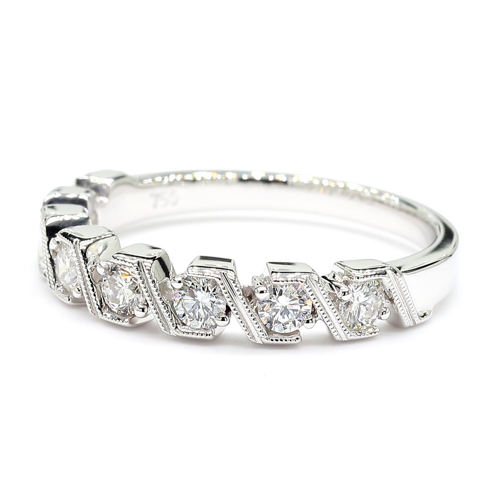 Das faszinierende Diamantband von RareGemWorld. Montiert in einer schönen 18K Weißgold Fassung mit natürlichen runden weißen Diamanten Nahkampf. Dieses Band wird Sie garantiert beeindrucken und Ihre persönliche Sammlung bereichern!

Gesamtgewicht: