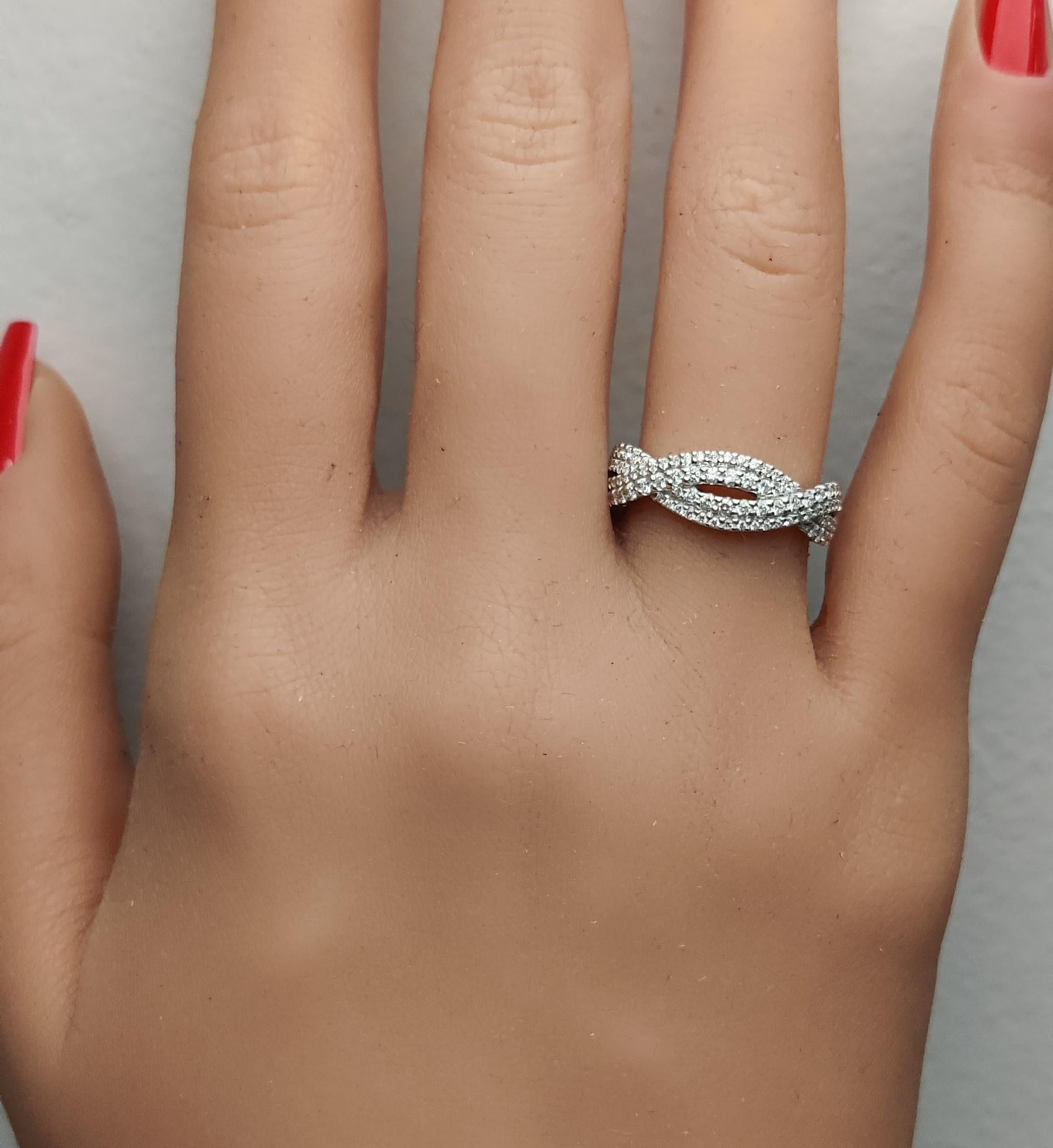 Cocktailring, natürlicher weißer runder Diamant 0.53 Karat TW Weißgold im Zustand „Neu“ im Angebot in New York, NY
